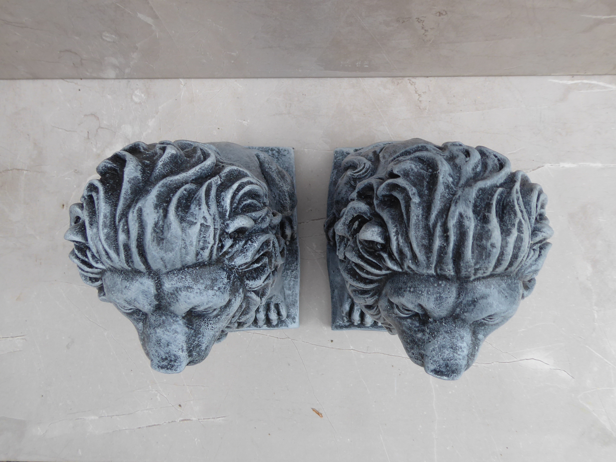 Regal Pair of Cast Stone Sitting Lions Garden Ornaments Garden Statues 20cm Tall