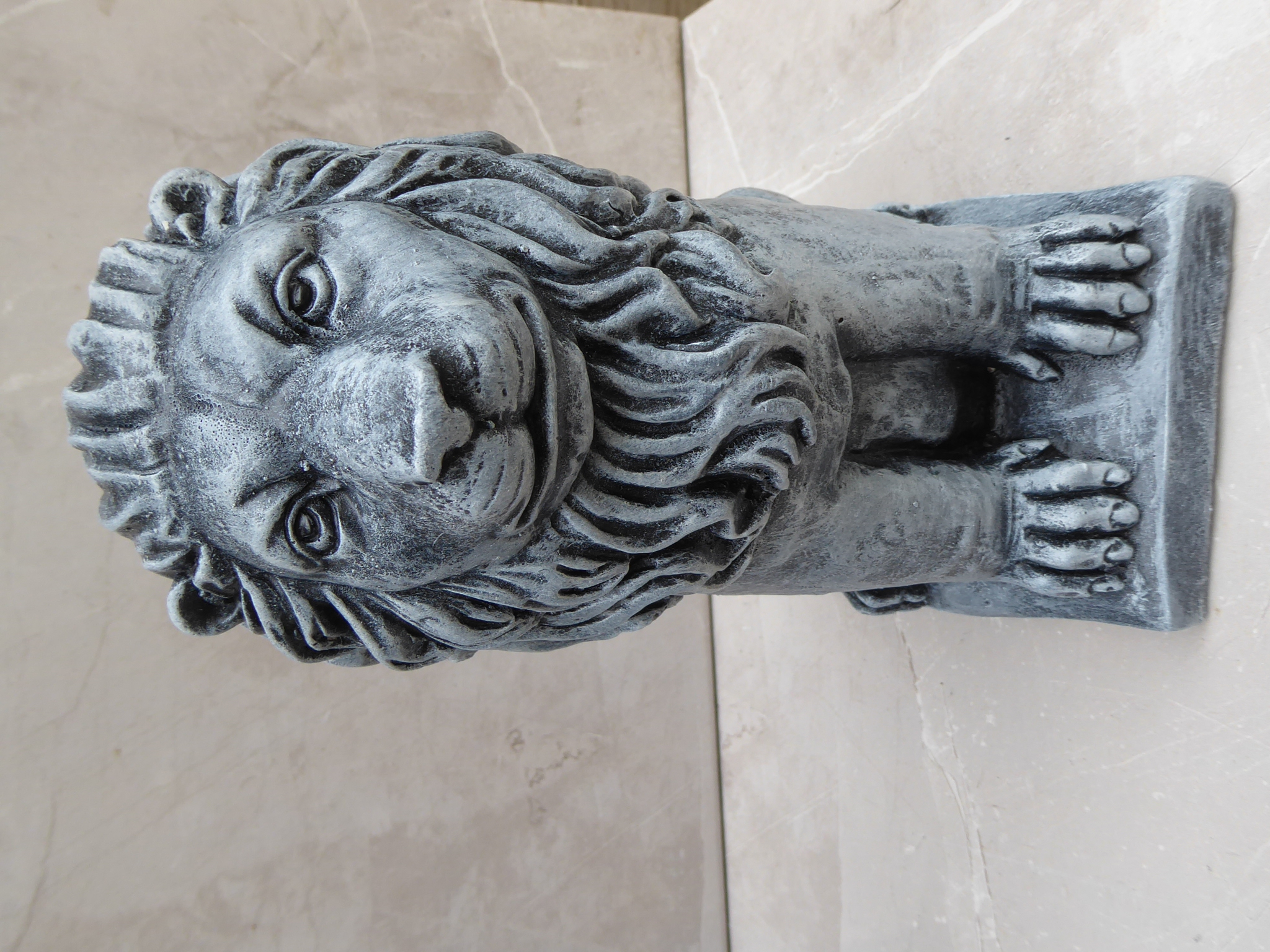 Regal Pair of Cast Stone Sitting Lions Garden Ornaments Garden Statues 20cm Tall