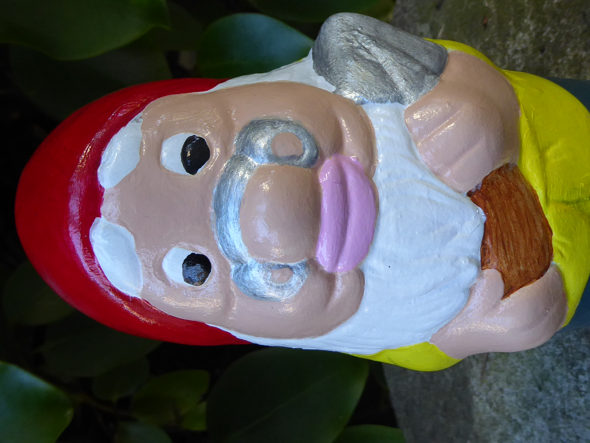 Handcrafted Garden Gnome Hand Painted Garden Ornament Cast Stone 20cm tall