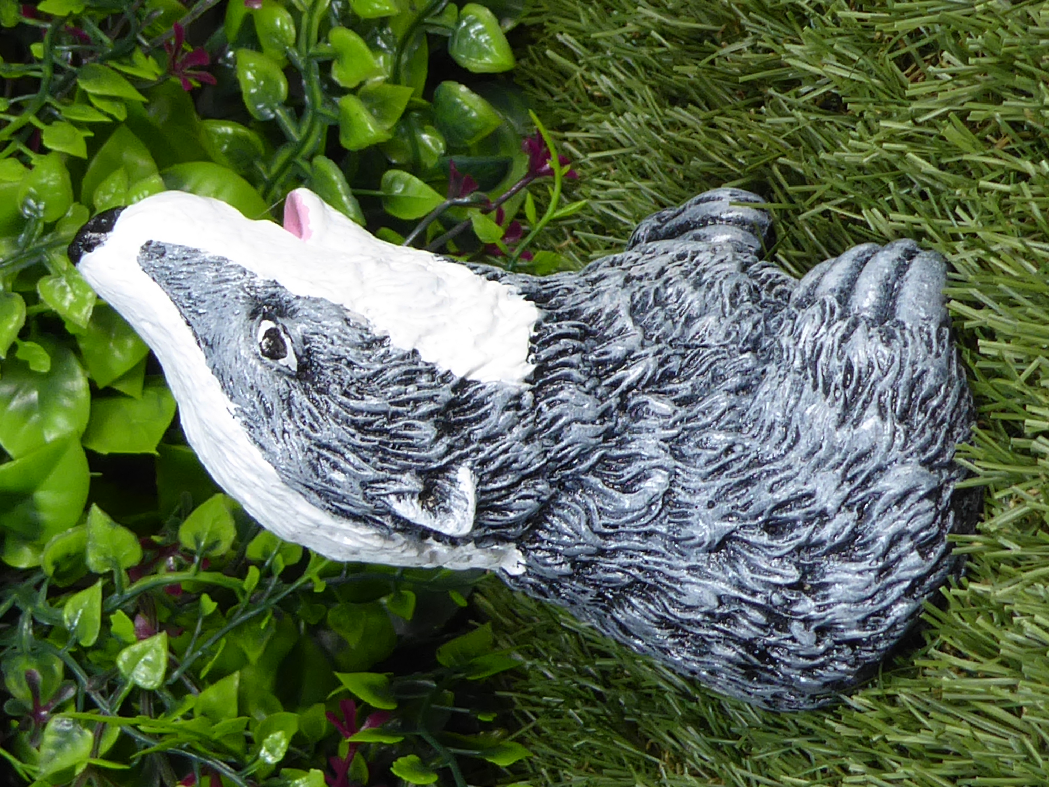 Handcrafted & Hand Painted Badger Head ~ Bust Cast Stone Garden Ornament – Garden Statue 10cm tall