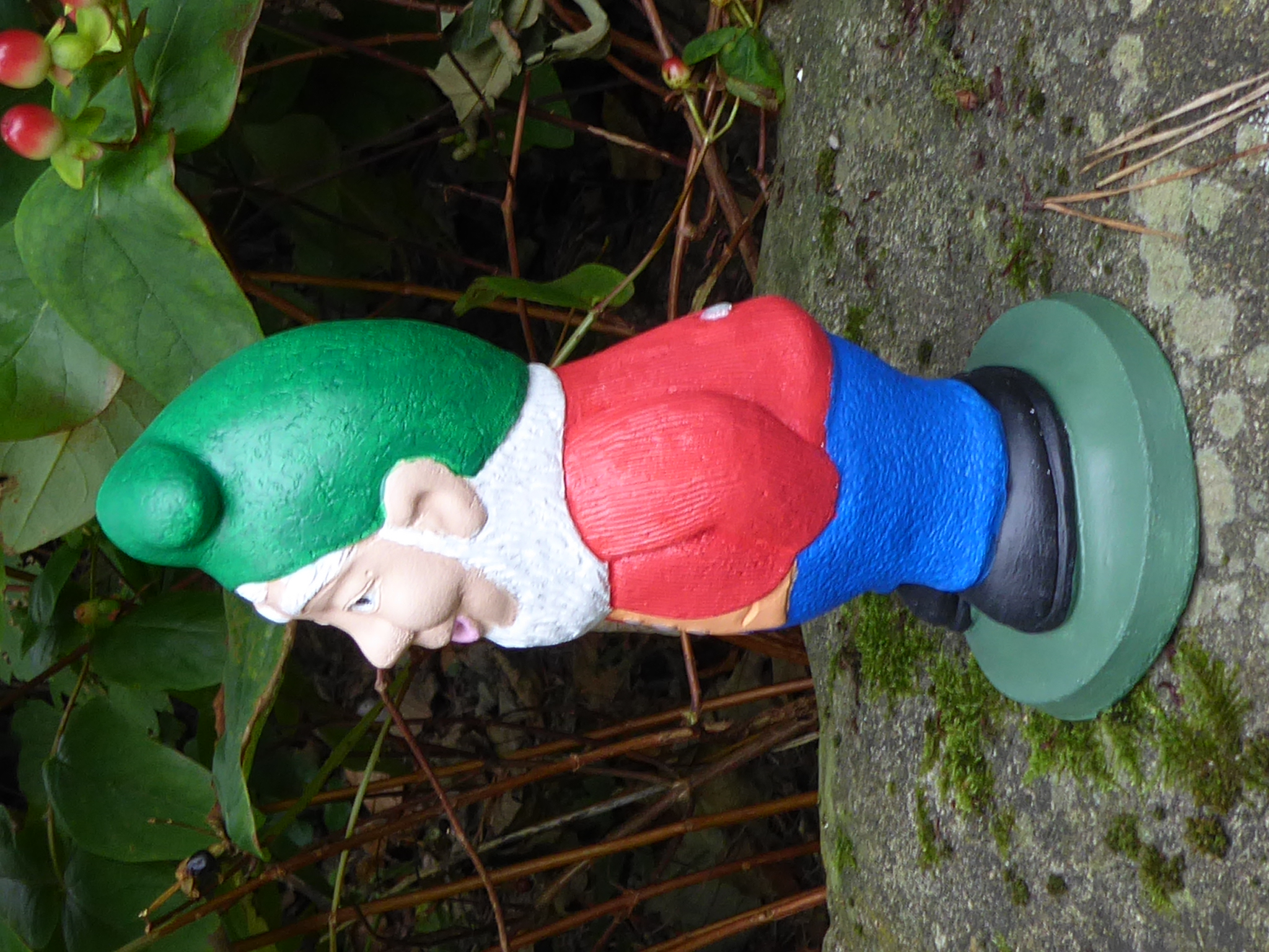 Classic Garden Gnome Vibrantly Hand Painted Handcrafted Made in Cast Stone 22cm tall