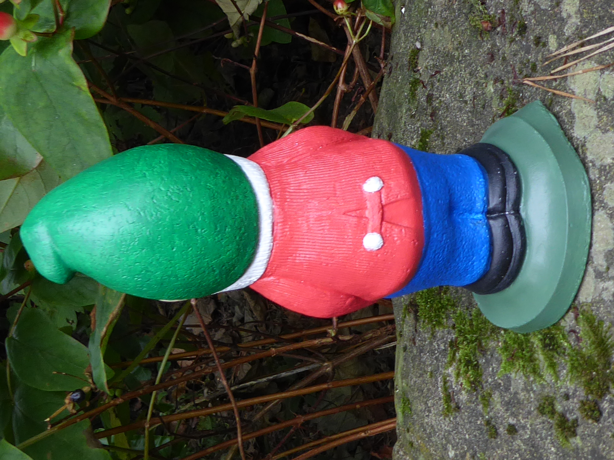 Classic Garden Gnome Vibrantly Hand Painted Handcrafted Made in Cast Stone 22cm tall