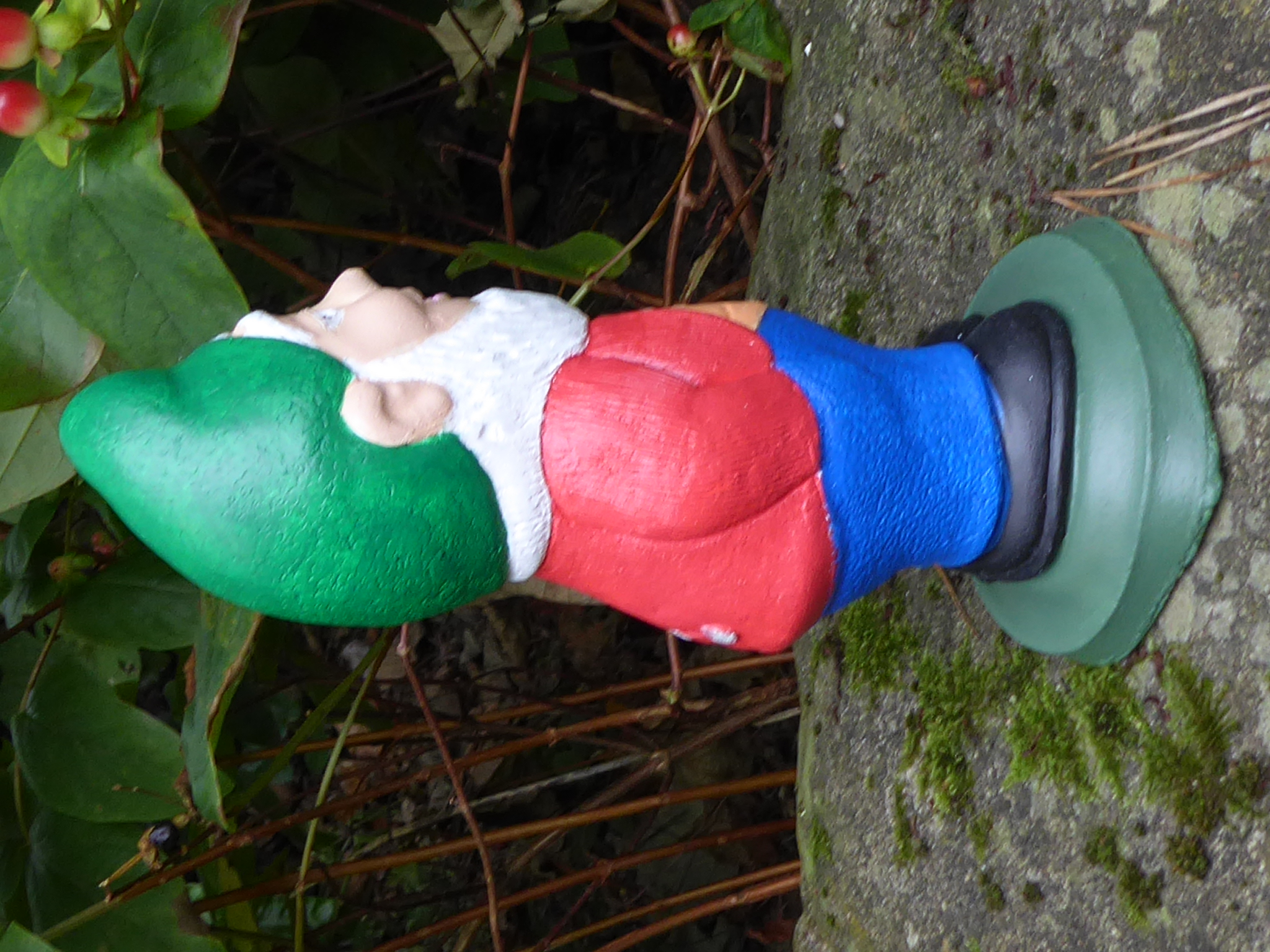 Classic Garden Gnome Vibrantly Hand Painted Handcrafted Made in Cast Stone 22cm tall