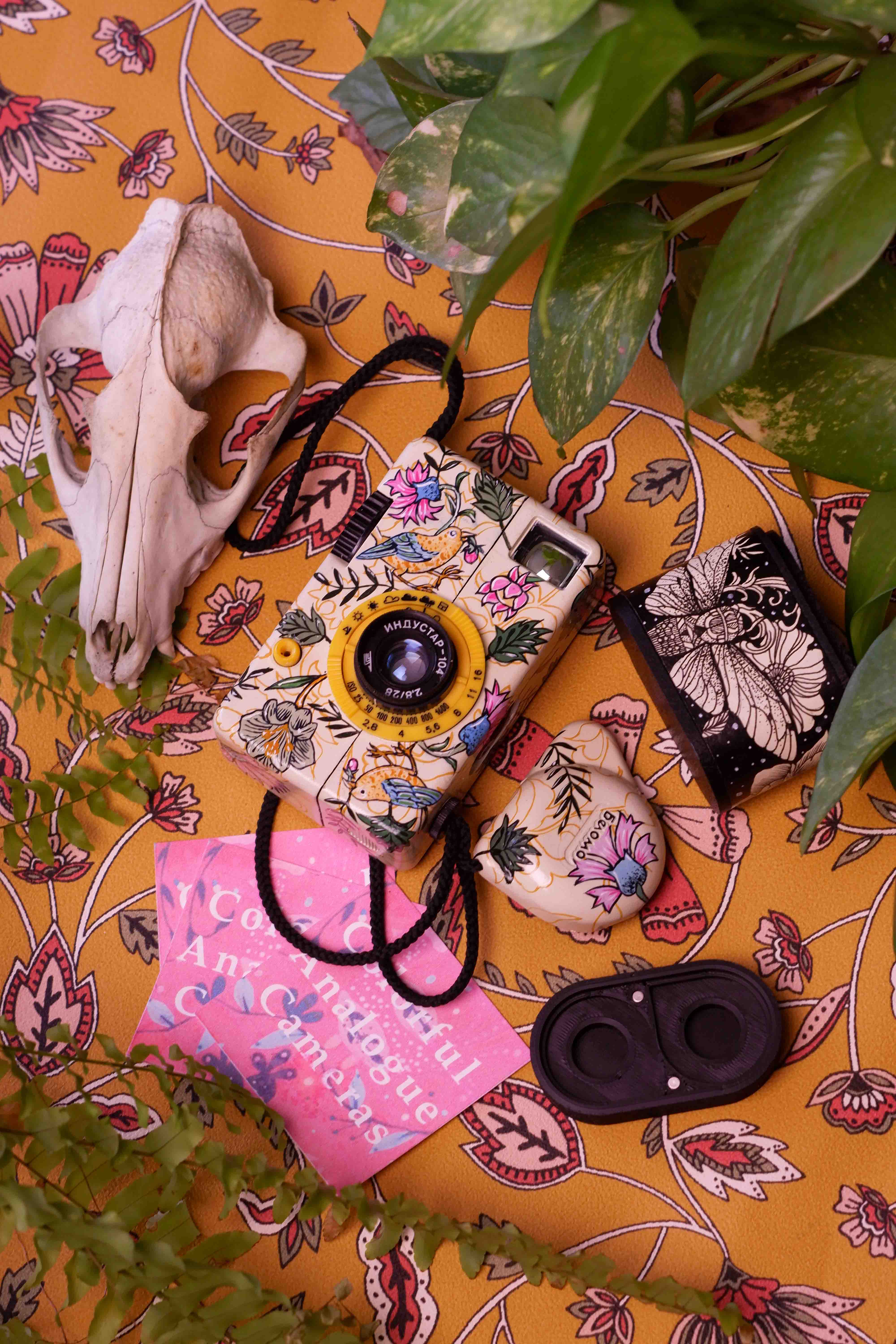 Agat 18K compact half-frame 35mm film camera