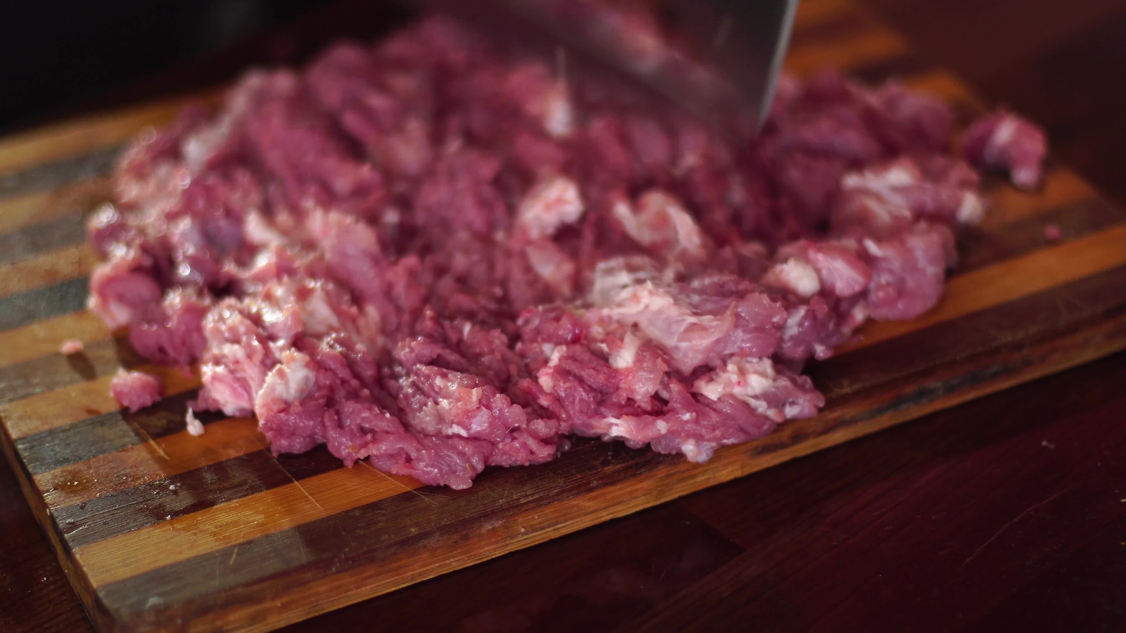 Why a Sharp Knife Matters When Cutting Meat