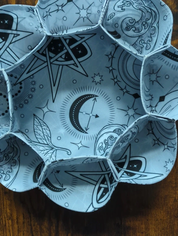 Handmade Multi-Function Textile Scalloped Bowl - Moon - Black and White