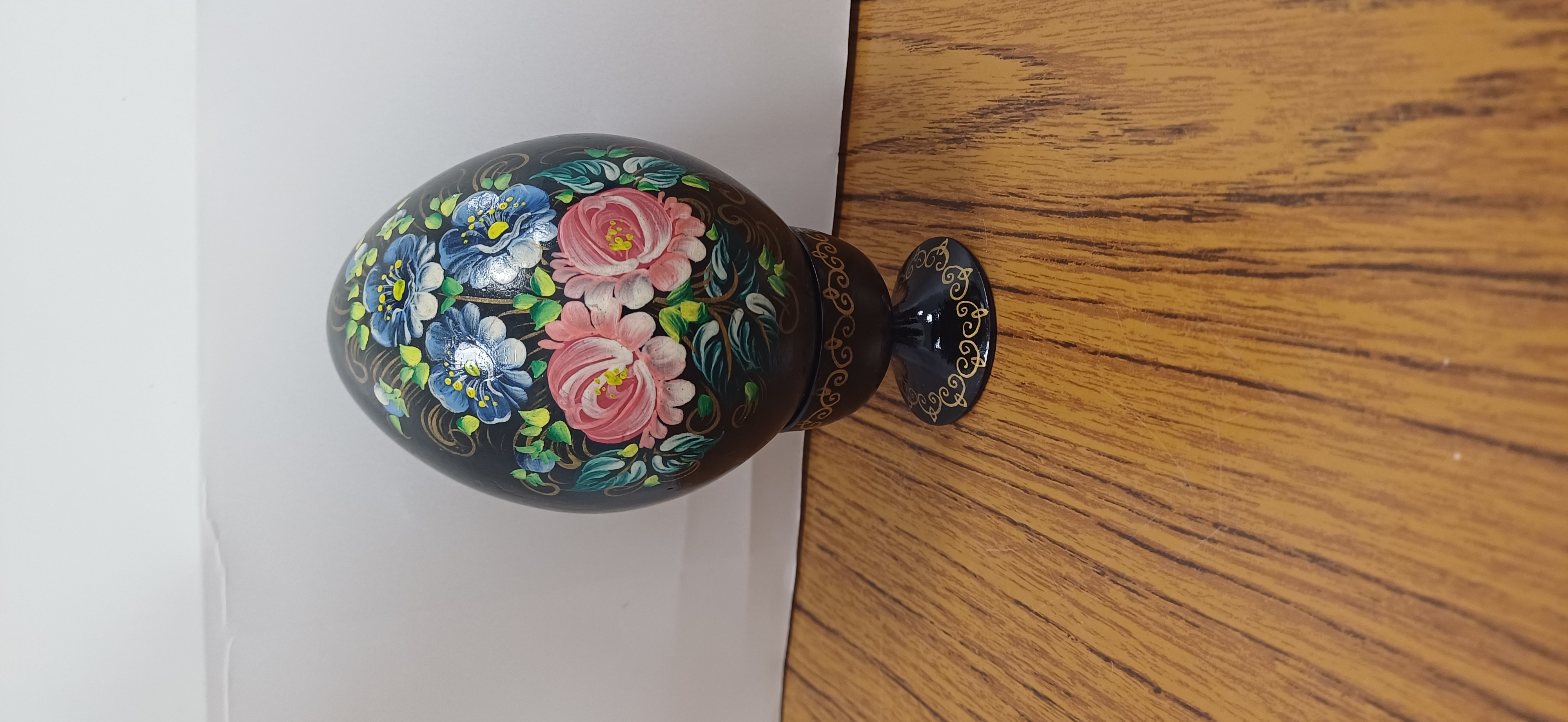 Fine handpainted delicate art Ukrainian large egg