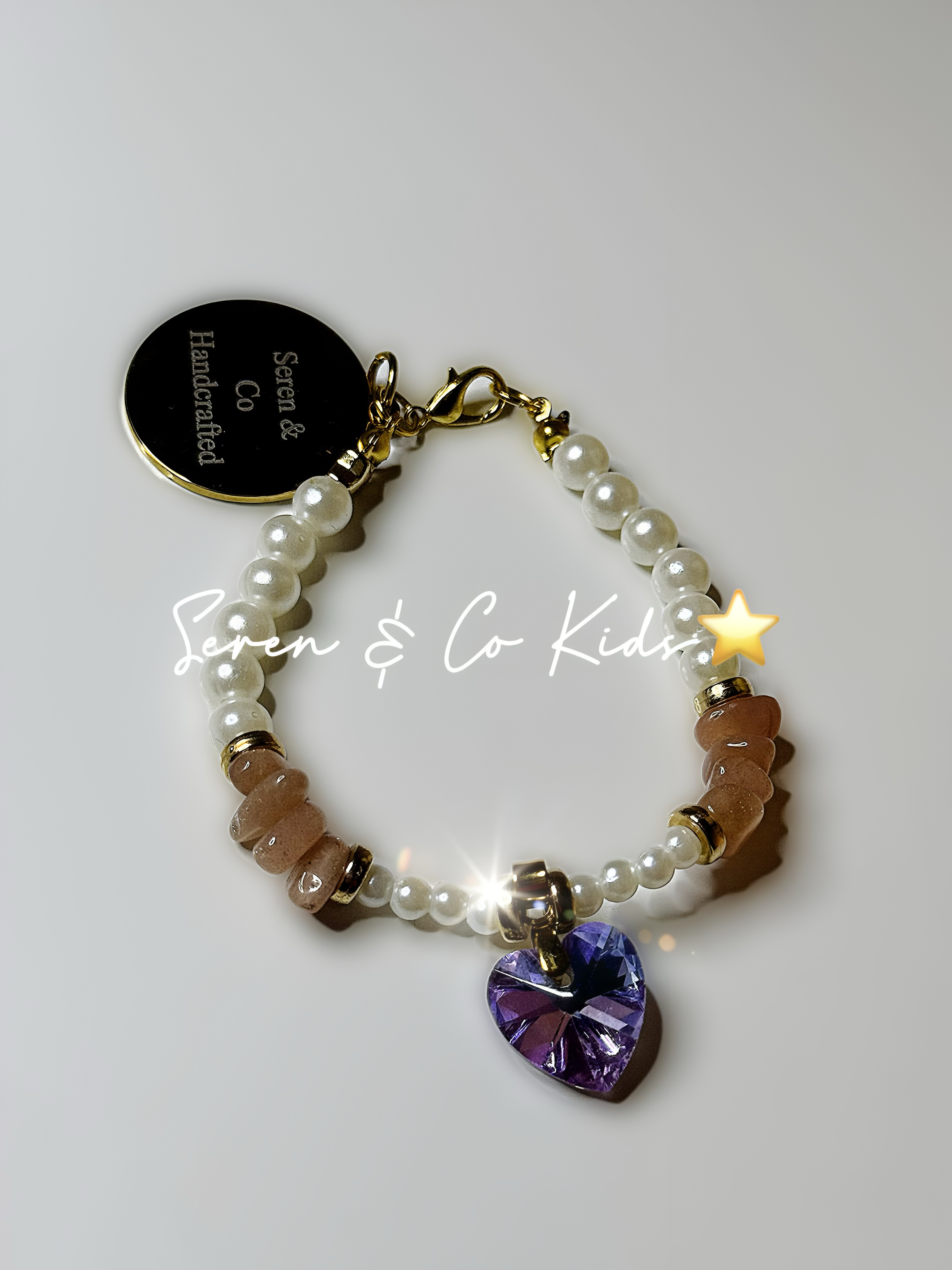 Seren & Co Kids Cherished heart charm bracelet (Pink Calcite, gold plating)