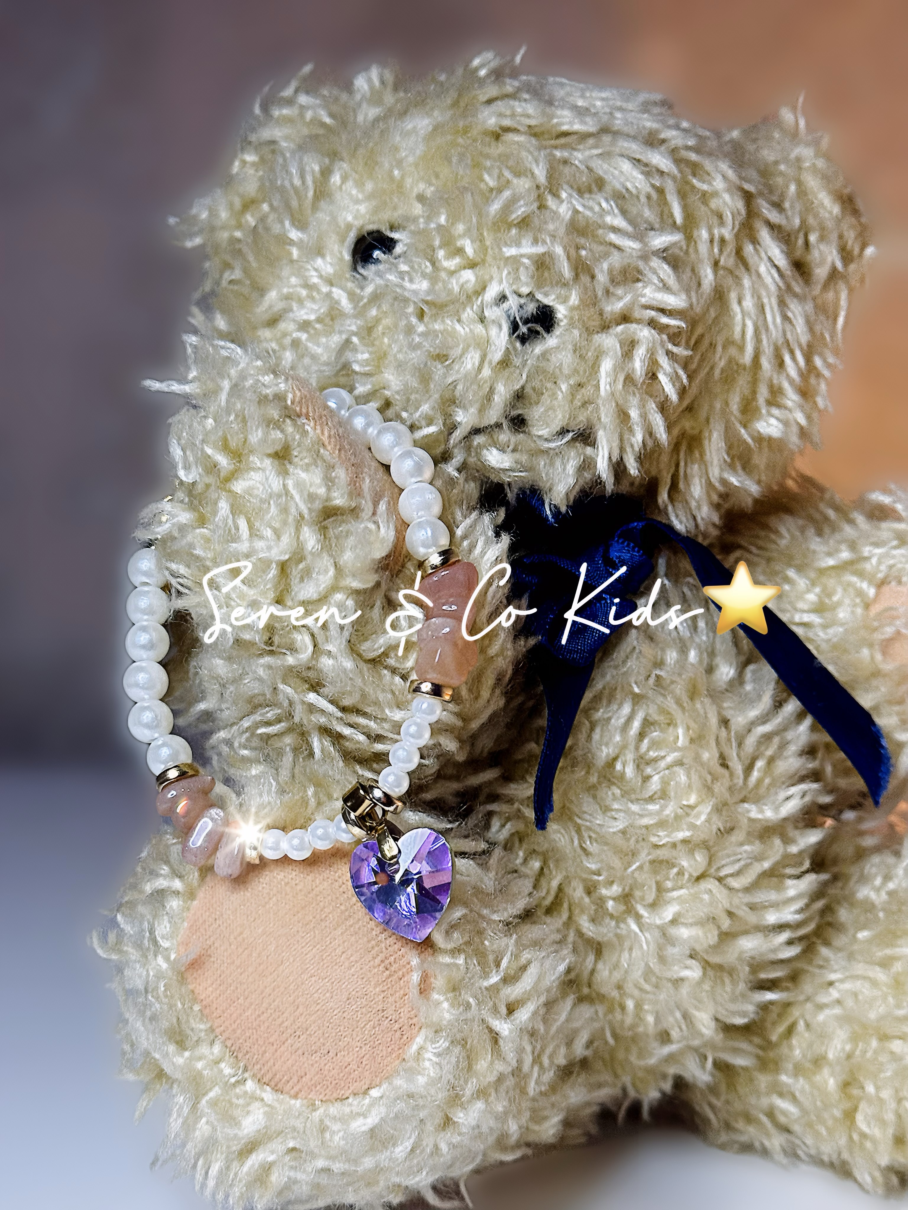 Seren & Co Kids Cherished heart charm bracelet (Pink Calcite, gold plating)