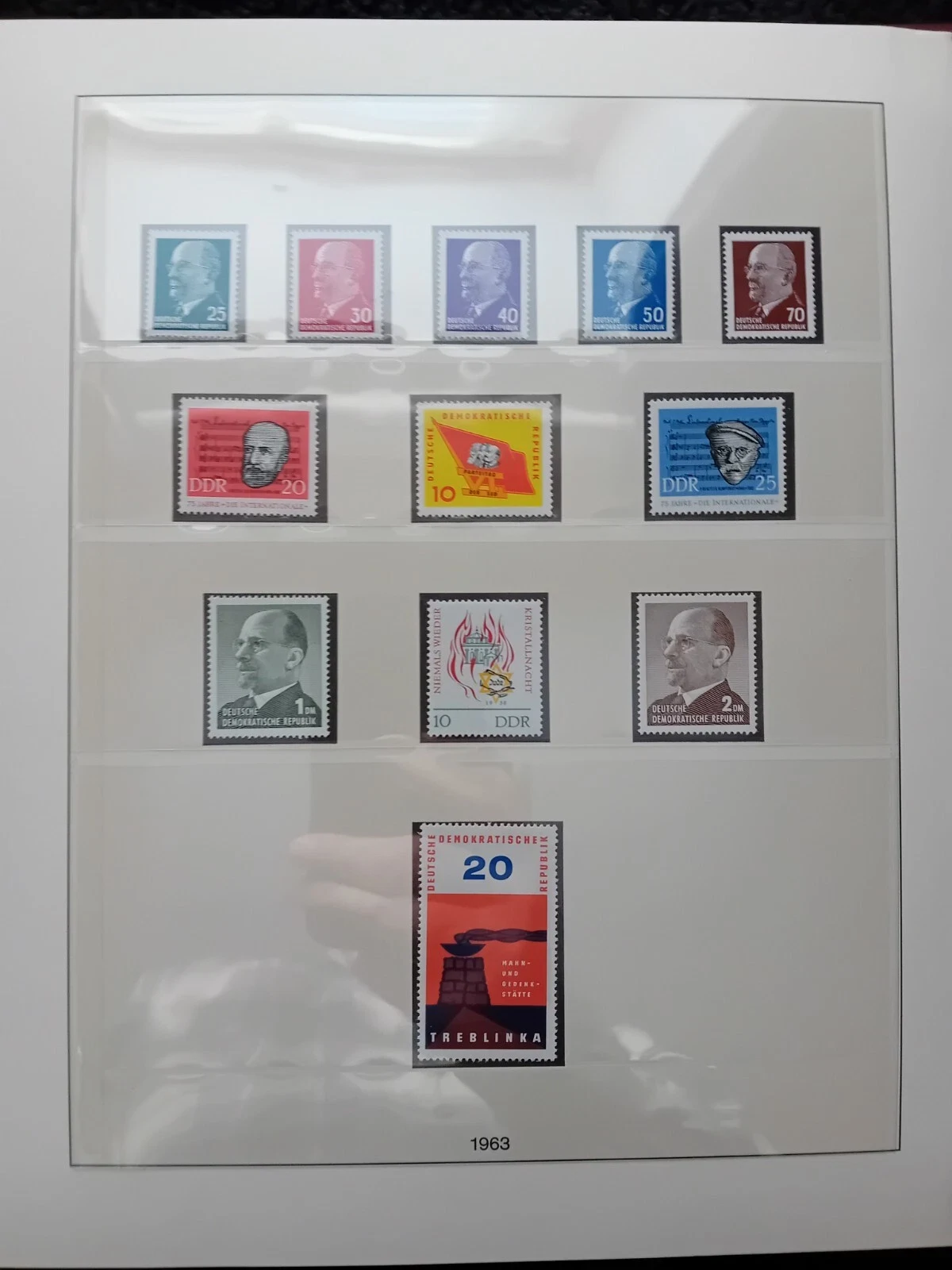 Germany DDR 1962-1967 MNH stamps in album appears 100% complete