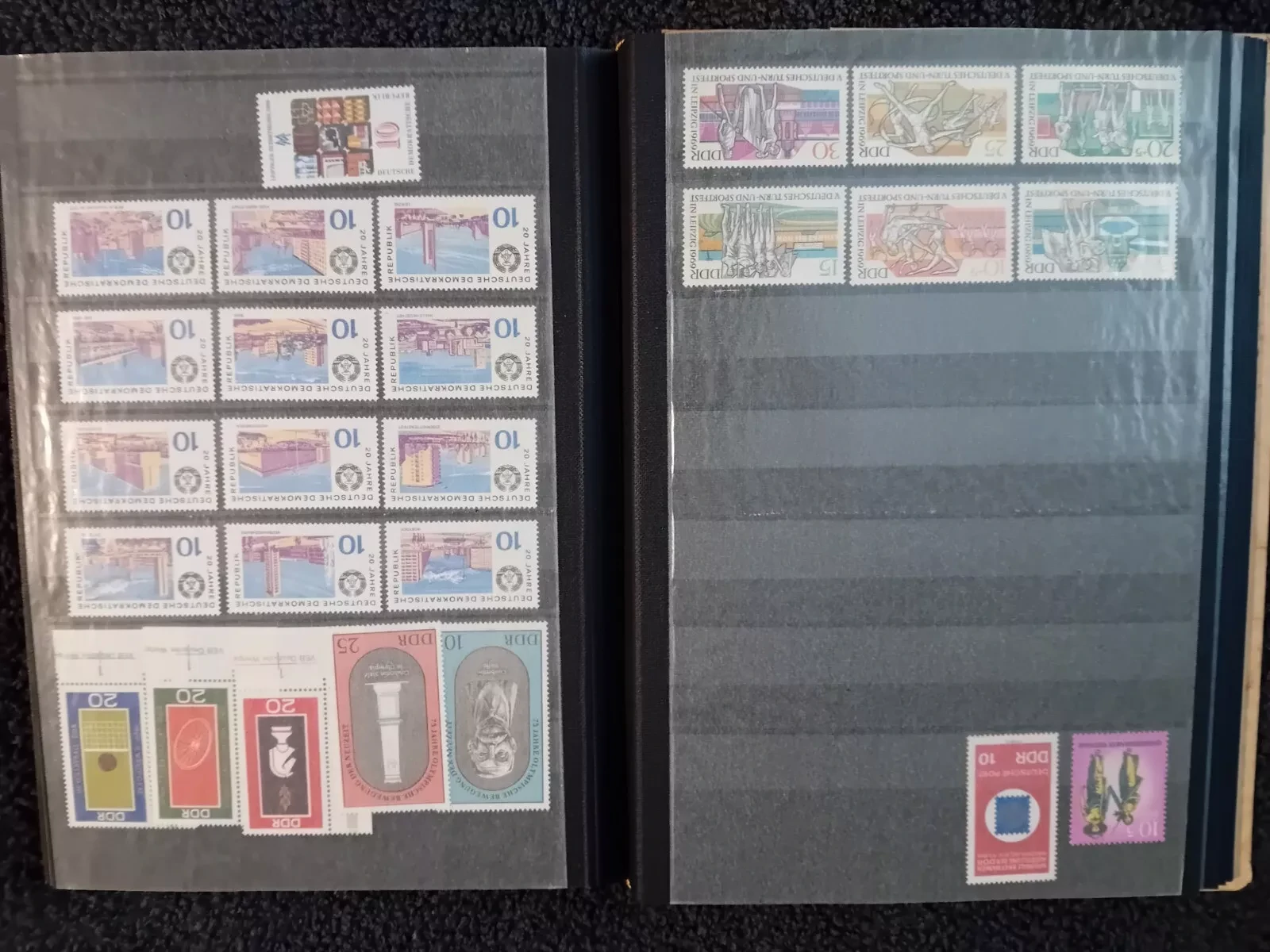 2 E Germany DDR MNH stamp smaller albums
