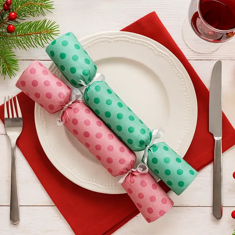 Mistletoe Spots - DIY Cracker Kit - Set of 6