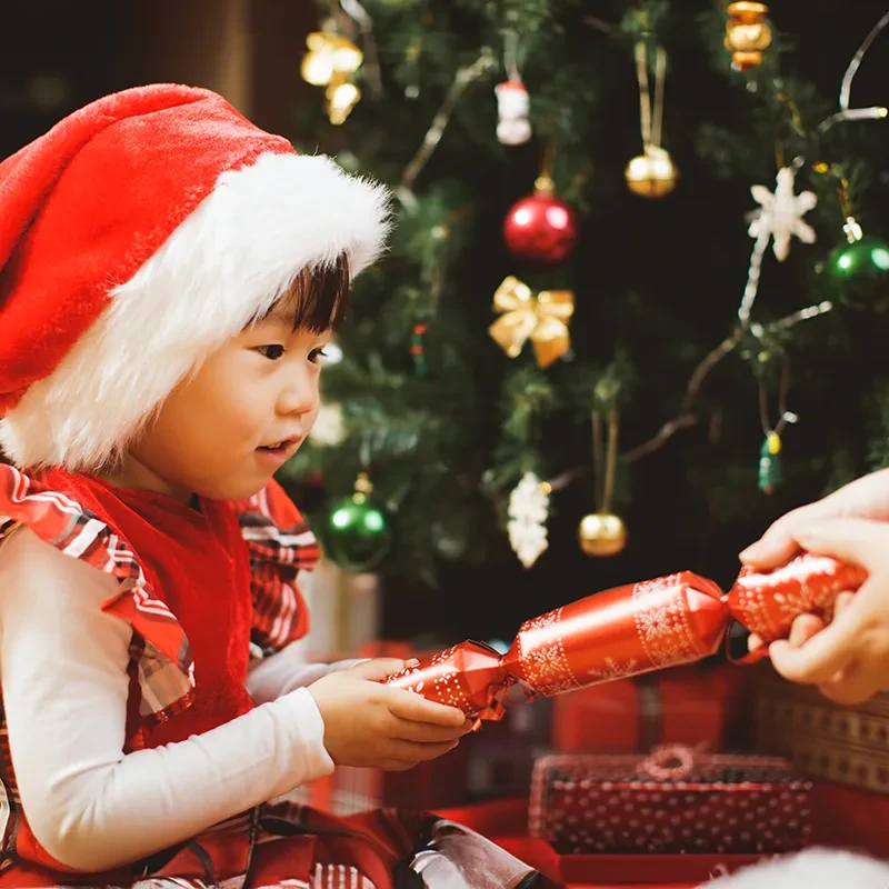 Christmas Stars on Red - DIY Cracker Kit - Set of 6