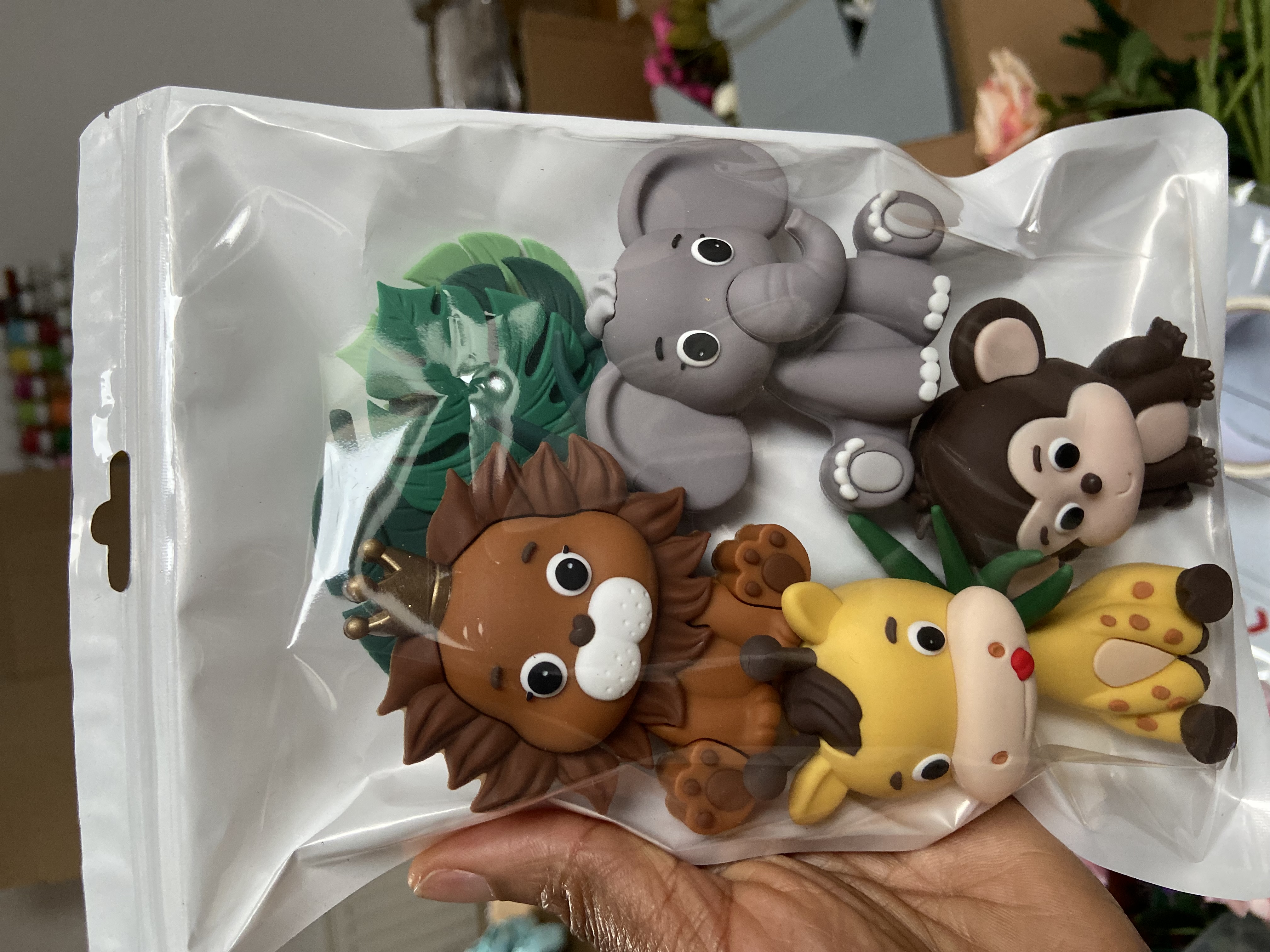 FAUX ANIMAL FIGURINE CAKE TOPPER