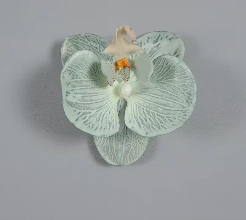 SINGLE ORCHID FLOWER