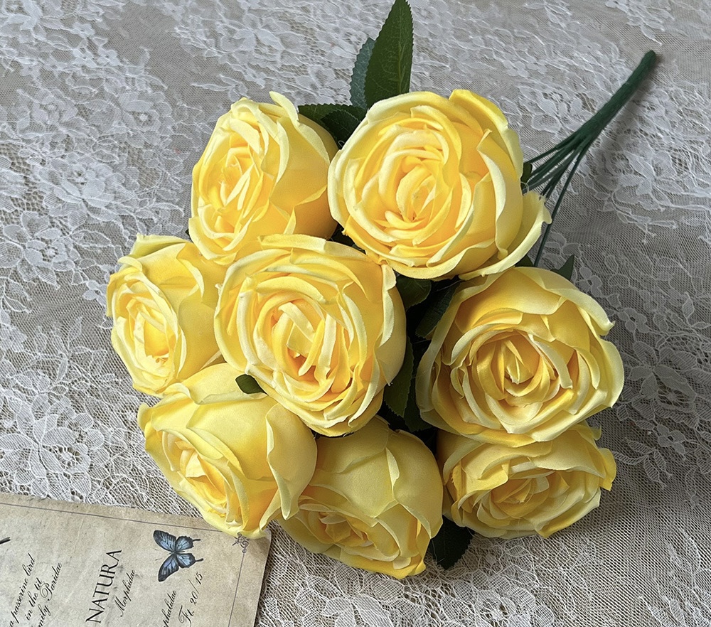9 PIECE ROYAL ROSE BOUQUET
