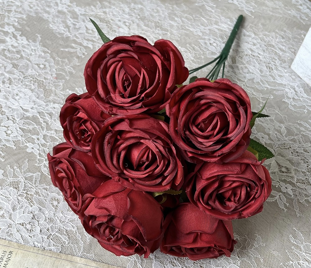 9 PIECE ROYAL ROSE BOUQUET