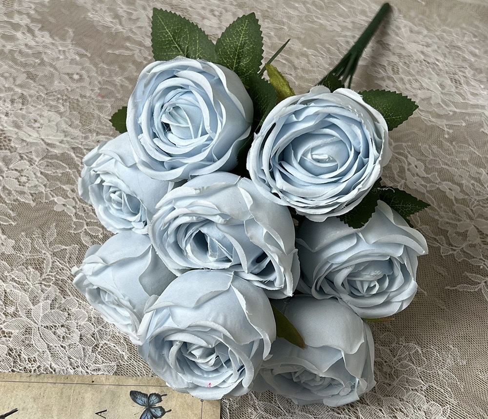 9 PIECE ROYAL ROSE BOUQUET