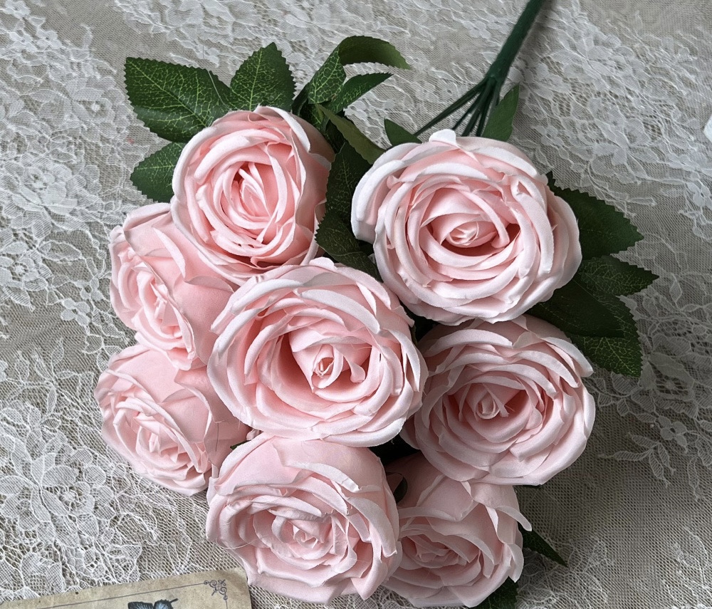 9 PIECE ROYAL ROSE BOUQUET
