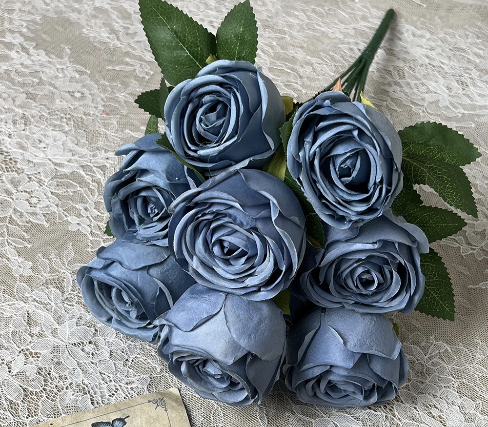 9 PIECE ROYAL ROSE BOUQUET