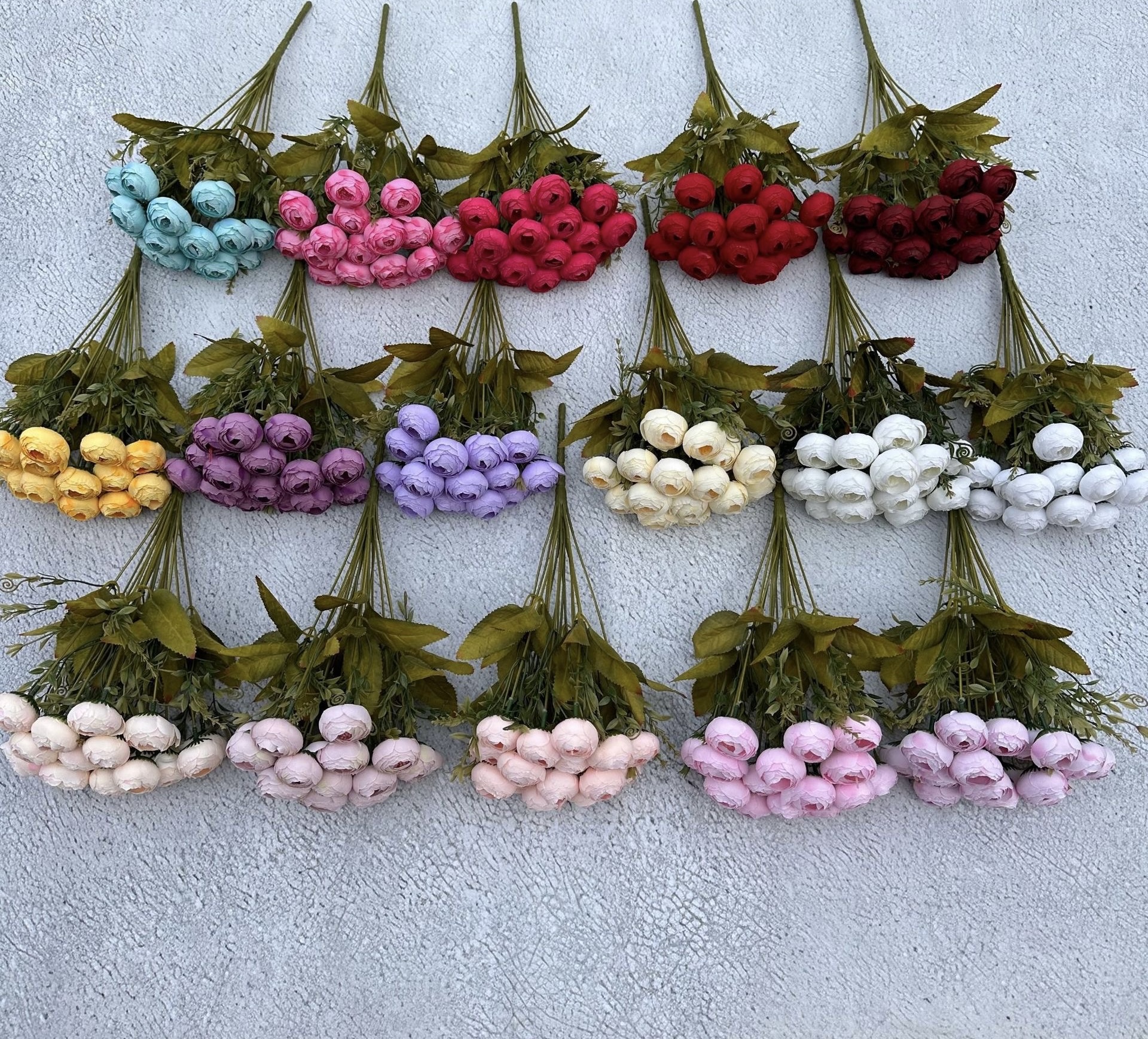 18 HEAD TEA ROSE / ROSE BUDS