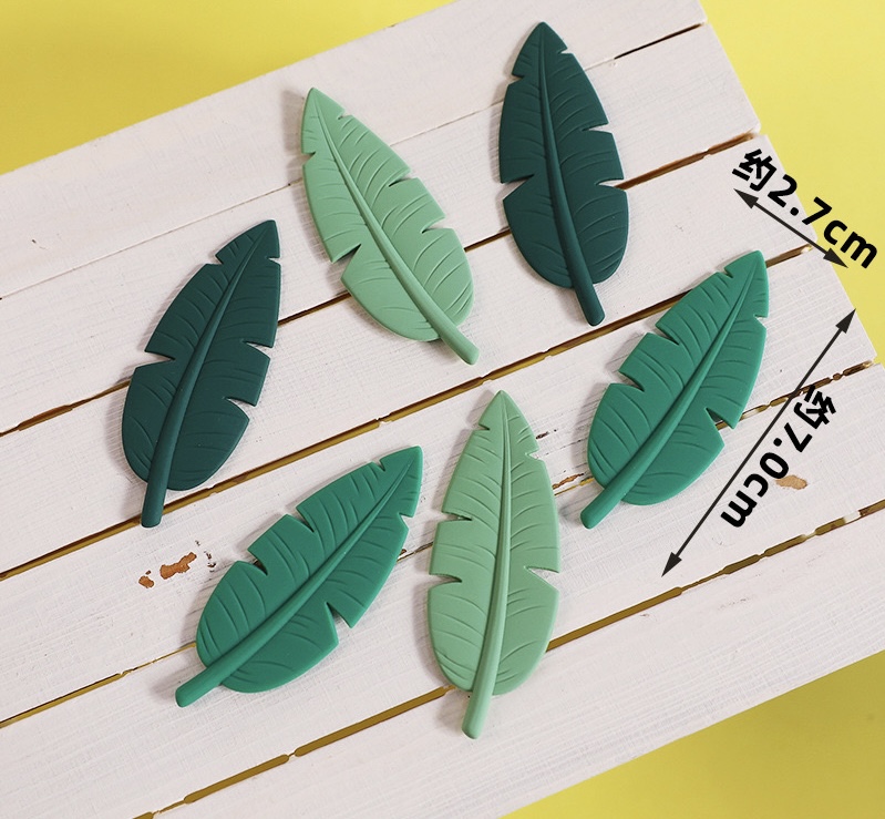 FAUX ANIMAL FIGURINE CAKE TOPPER