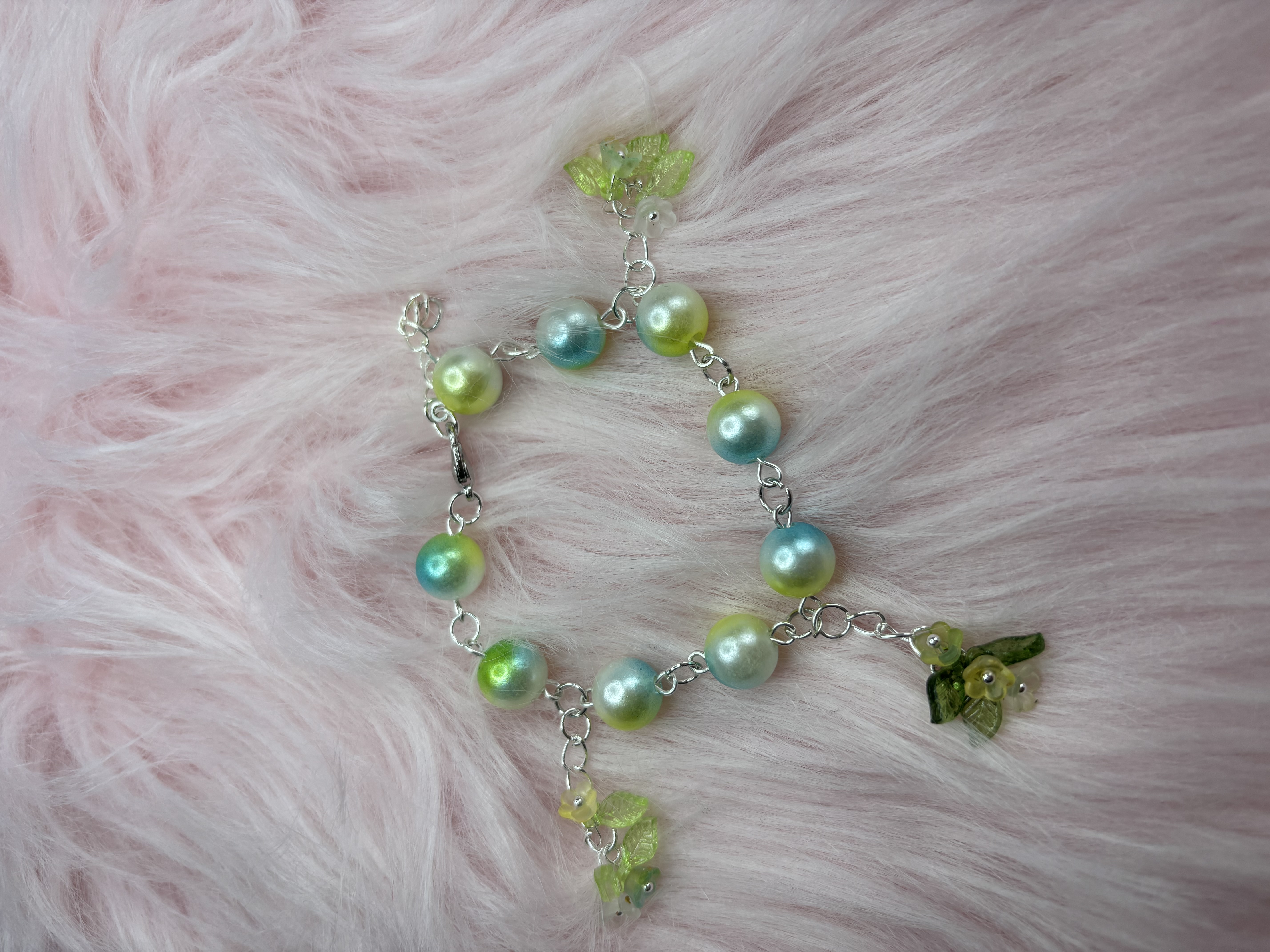 Bead Bracelet -White and Green