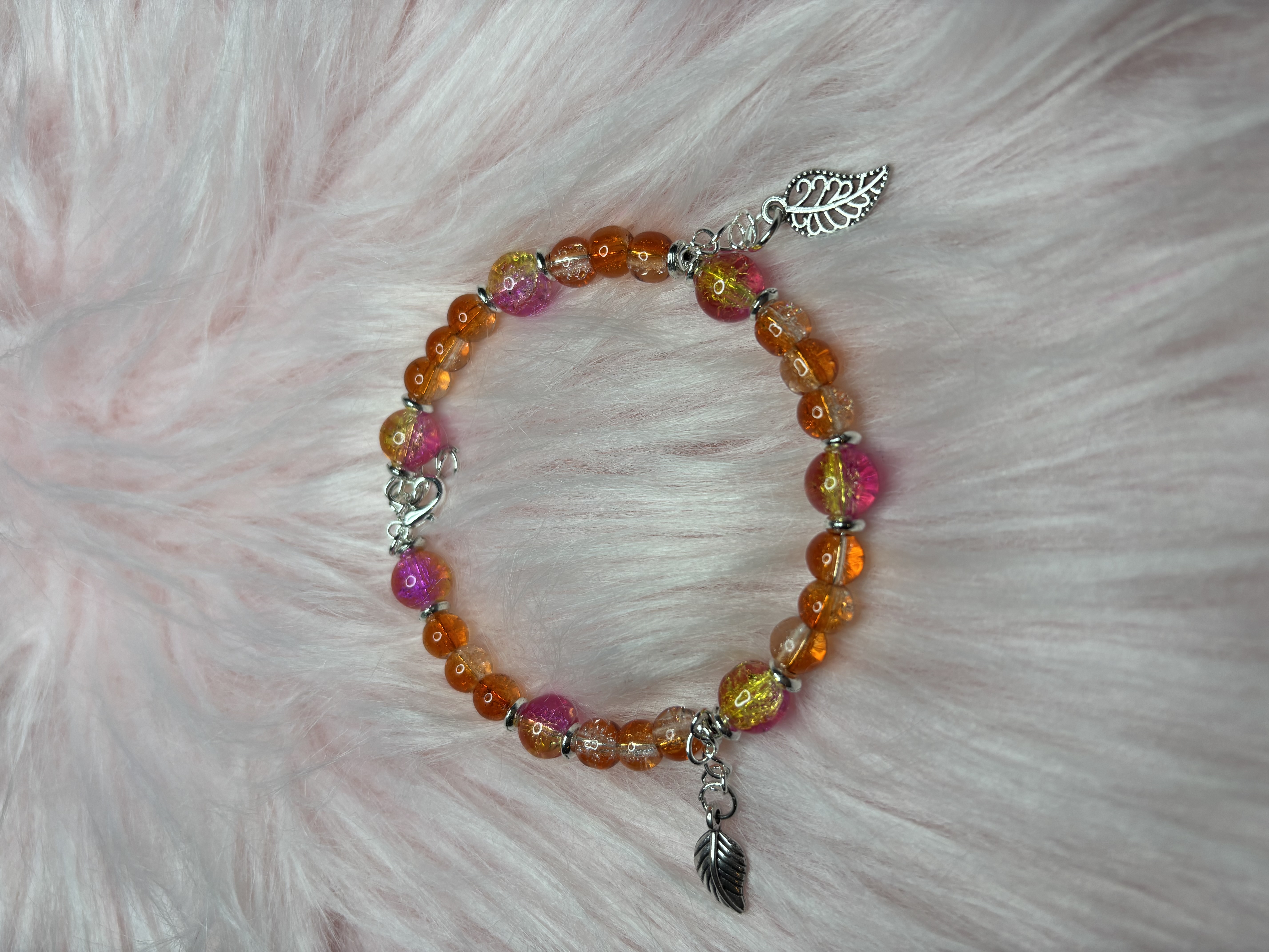 Memory wired crackle bead bracelet