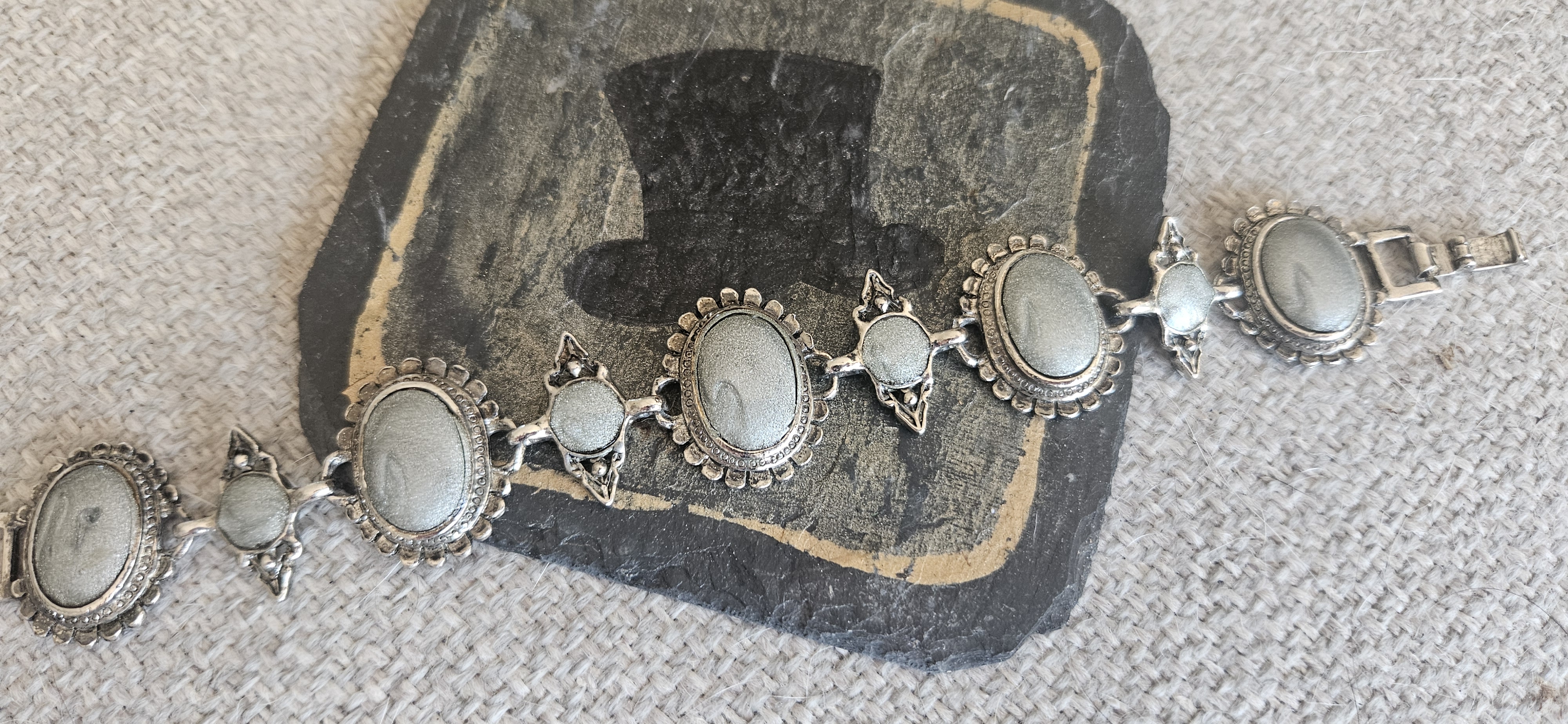 Victorian cabauchin bracelet