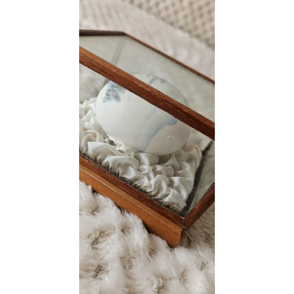 Japanese painted egg in case