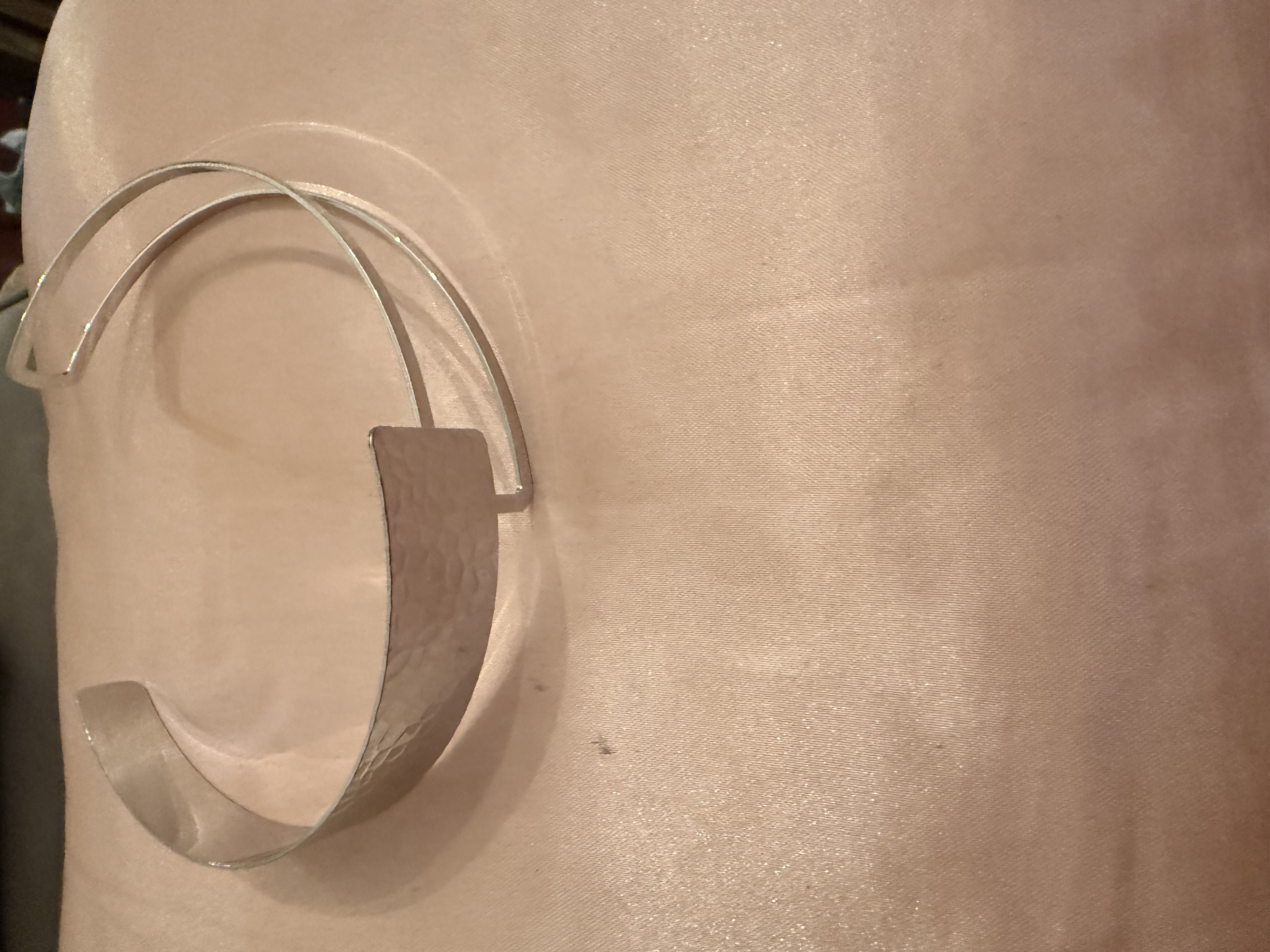 Silver tone necklace