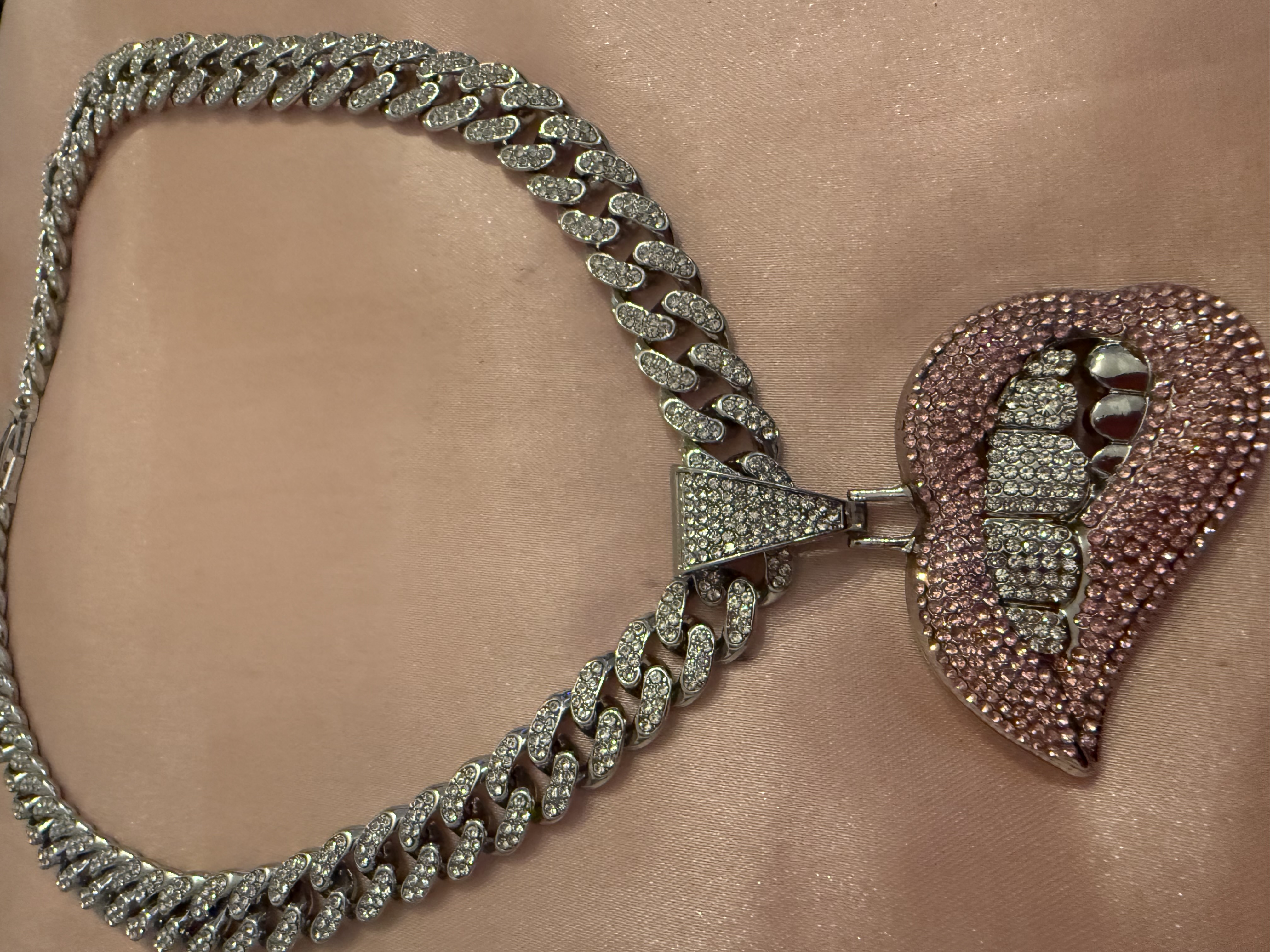 Pink lips/silver tone necklace