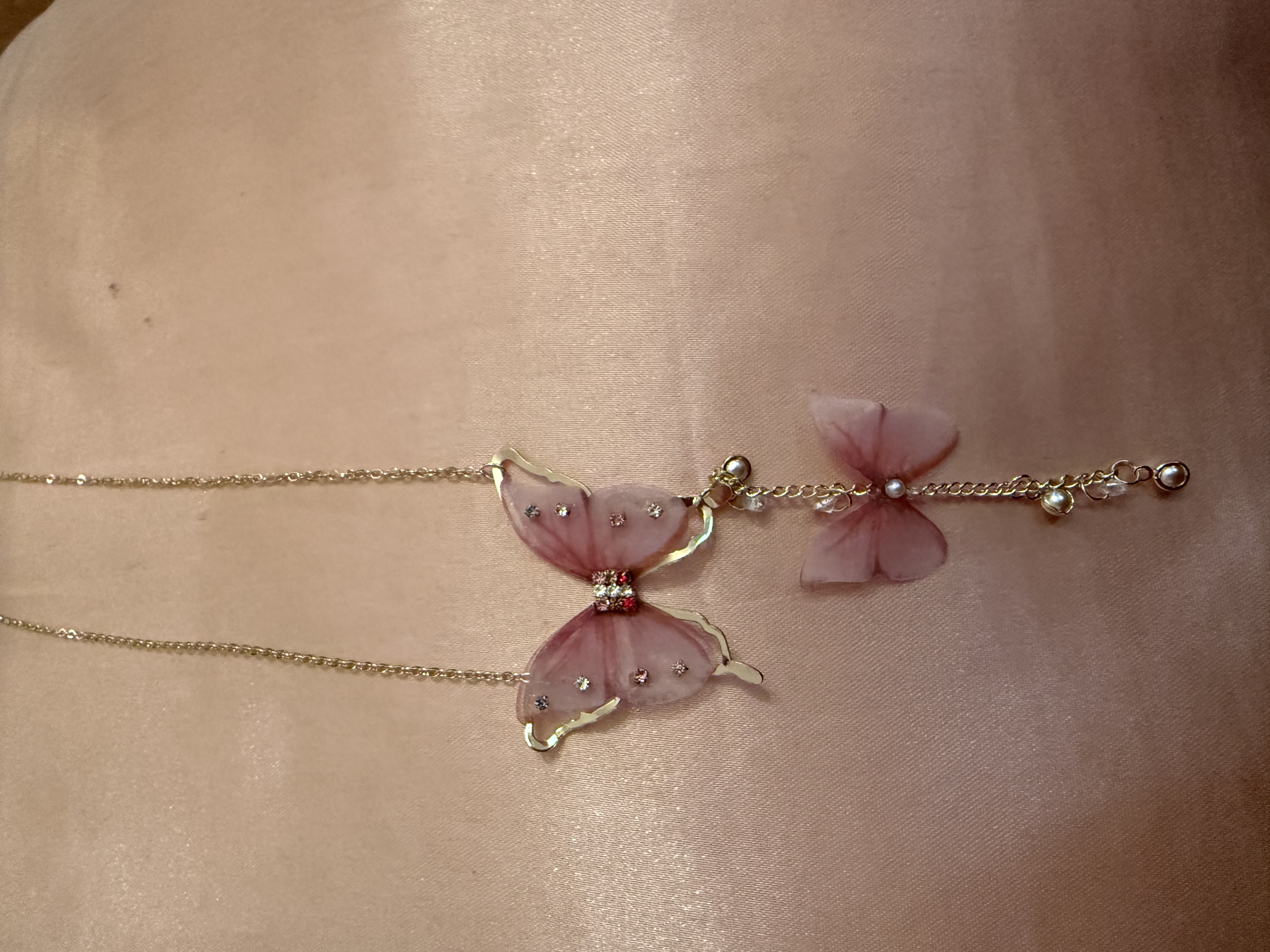 Two pink butterflies necklace