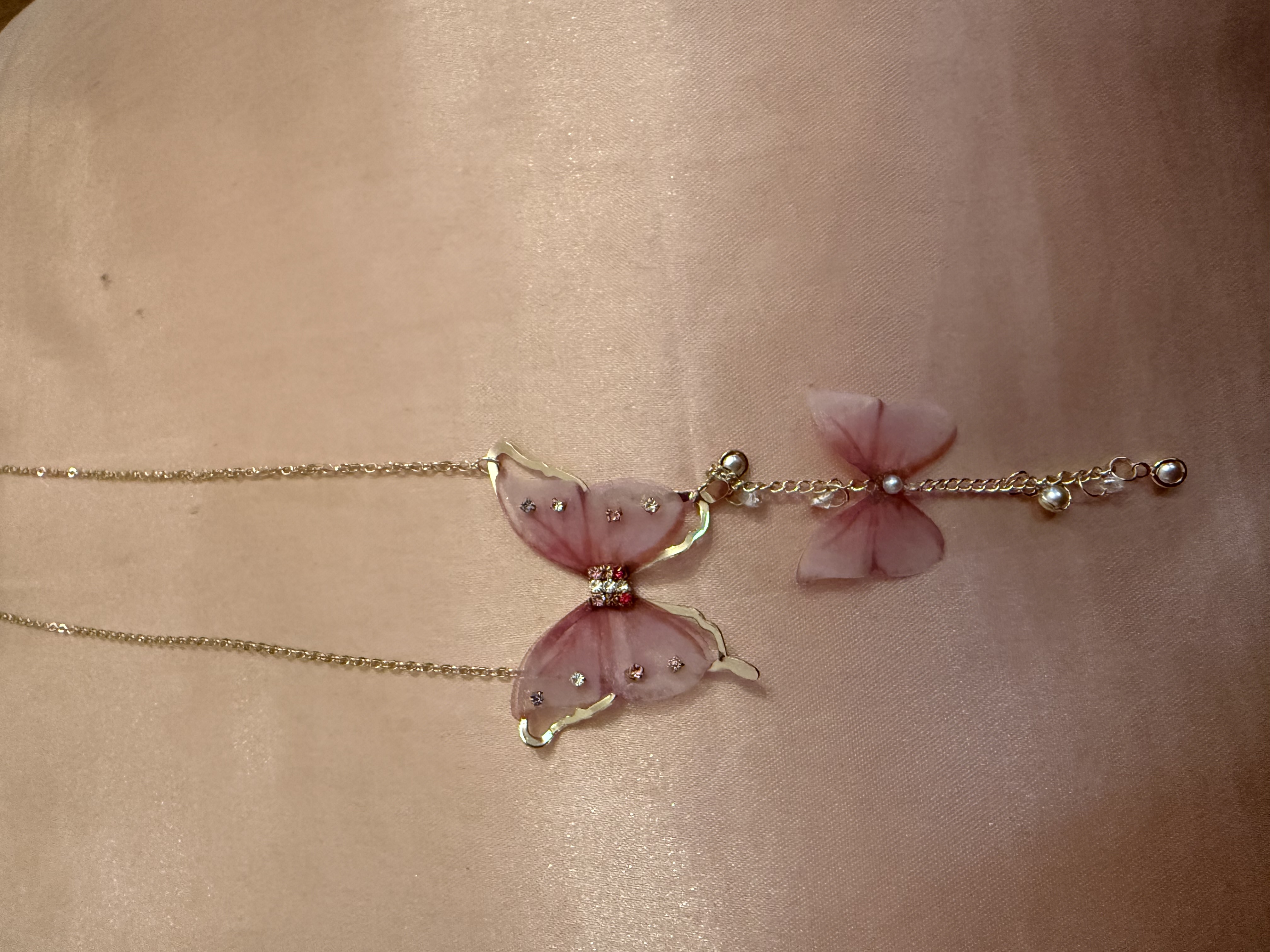 Two pink butterflies necklace