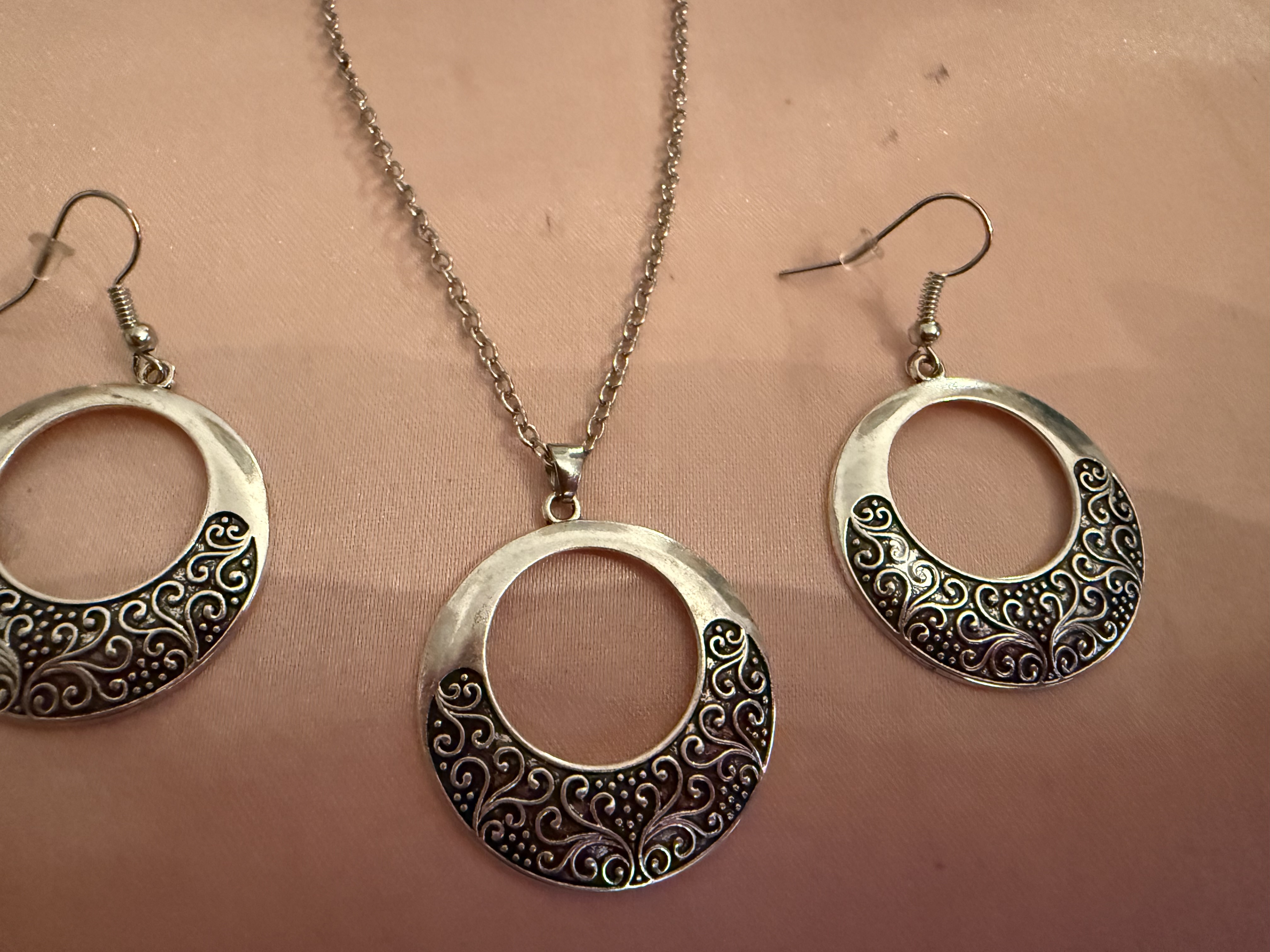 Earrings & necklace set/ silver tone