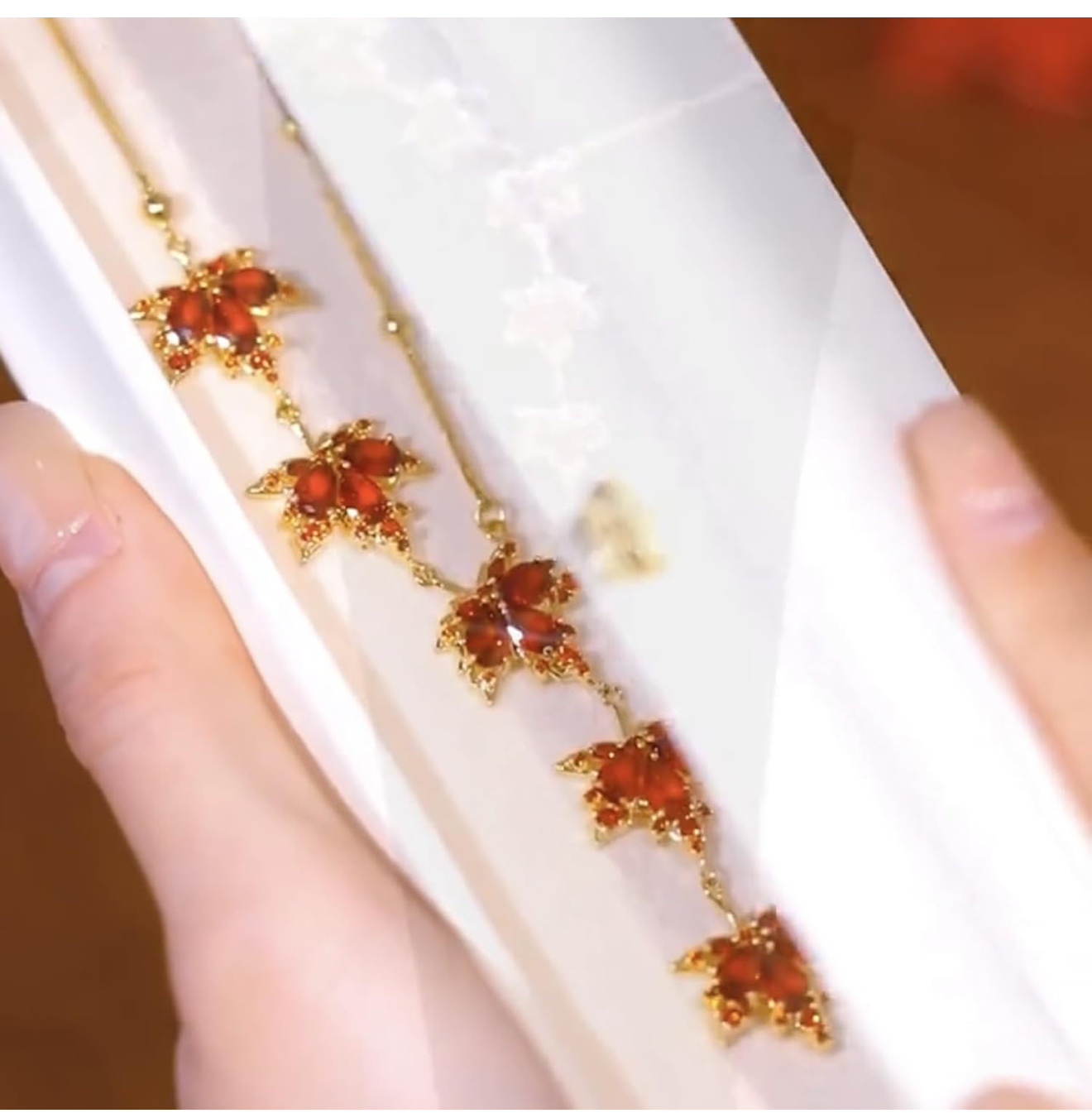 Women’s Fall leaves necklace