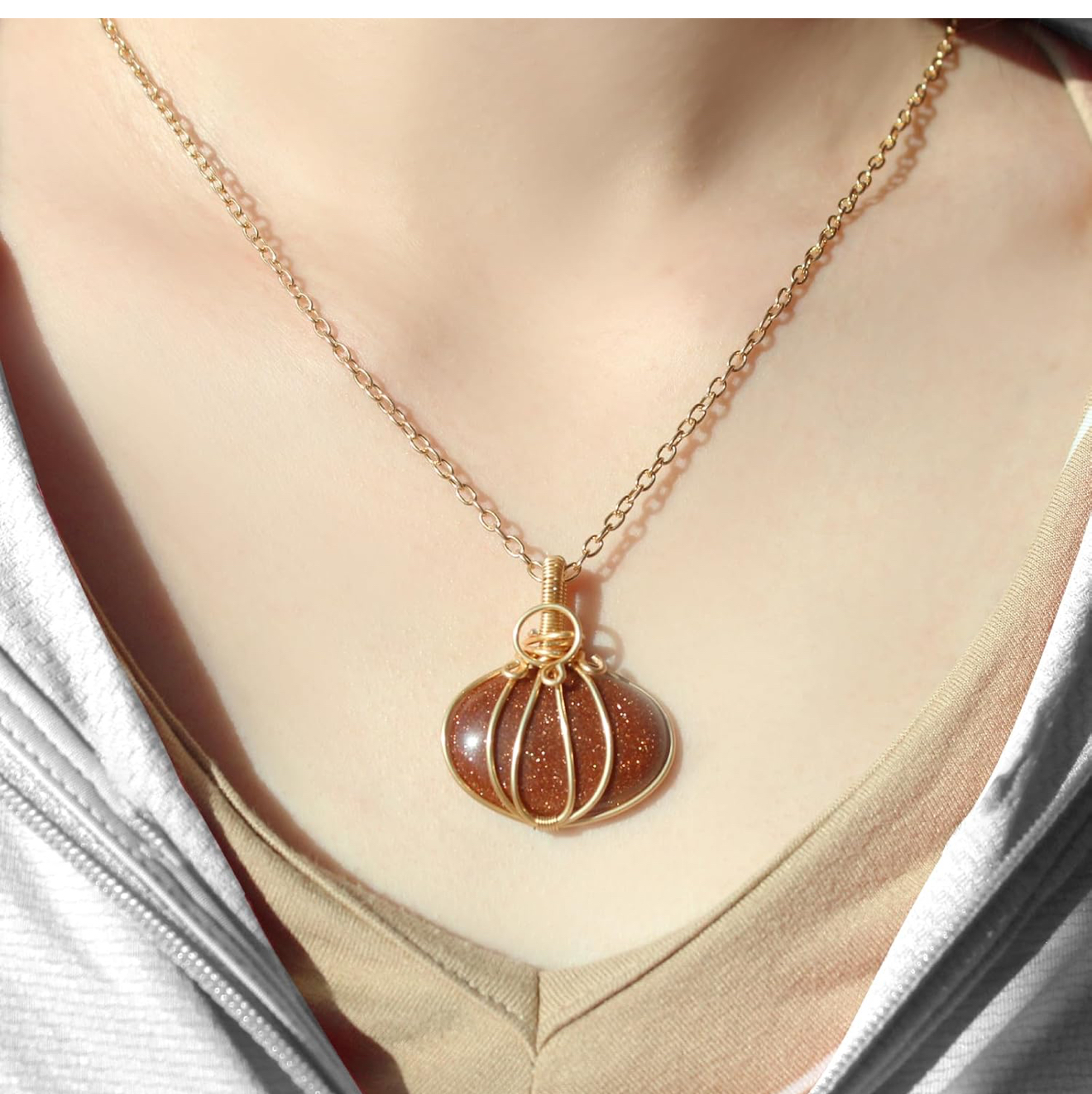 Women’s pumpkin necklace