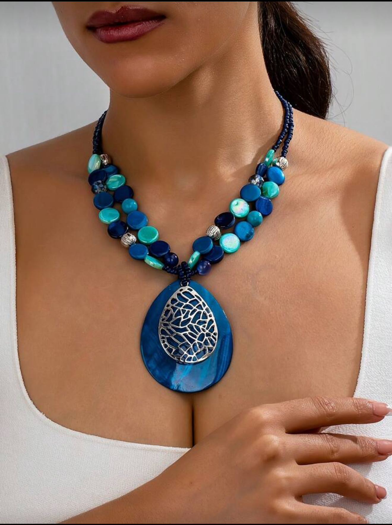 Large blue necklace