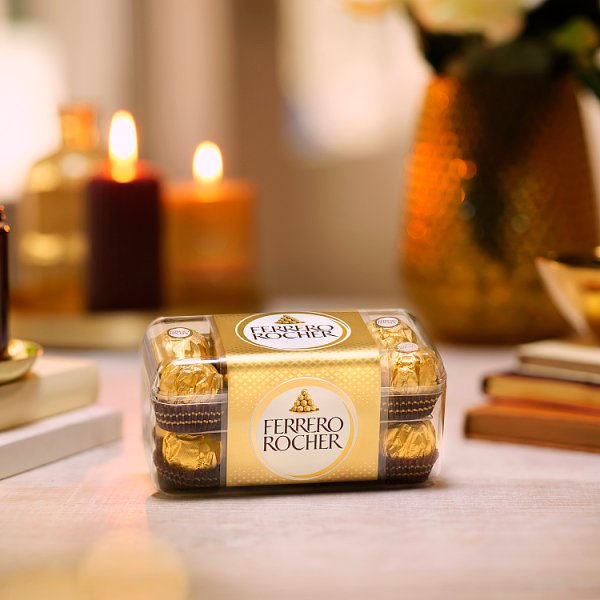 Ferrero Rocher Milk Chocolate Hazelnut Pralines Gift Box of Chocolates 16 Pieces 200g