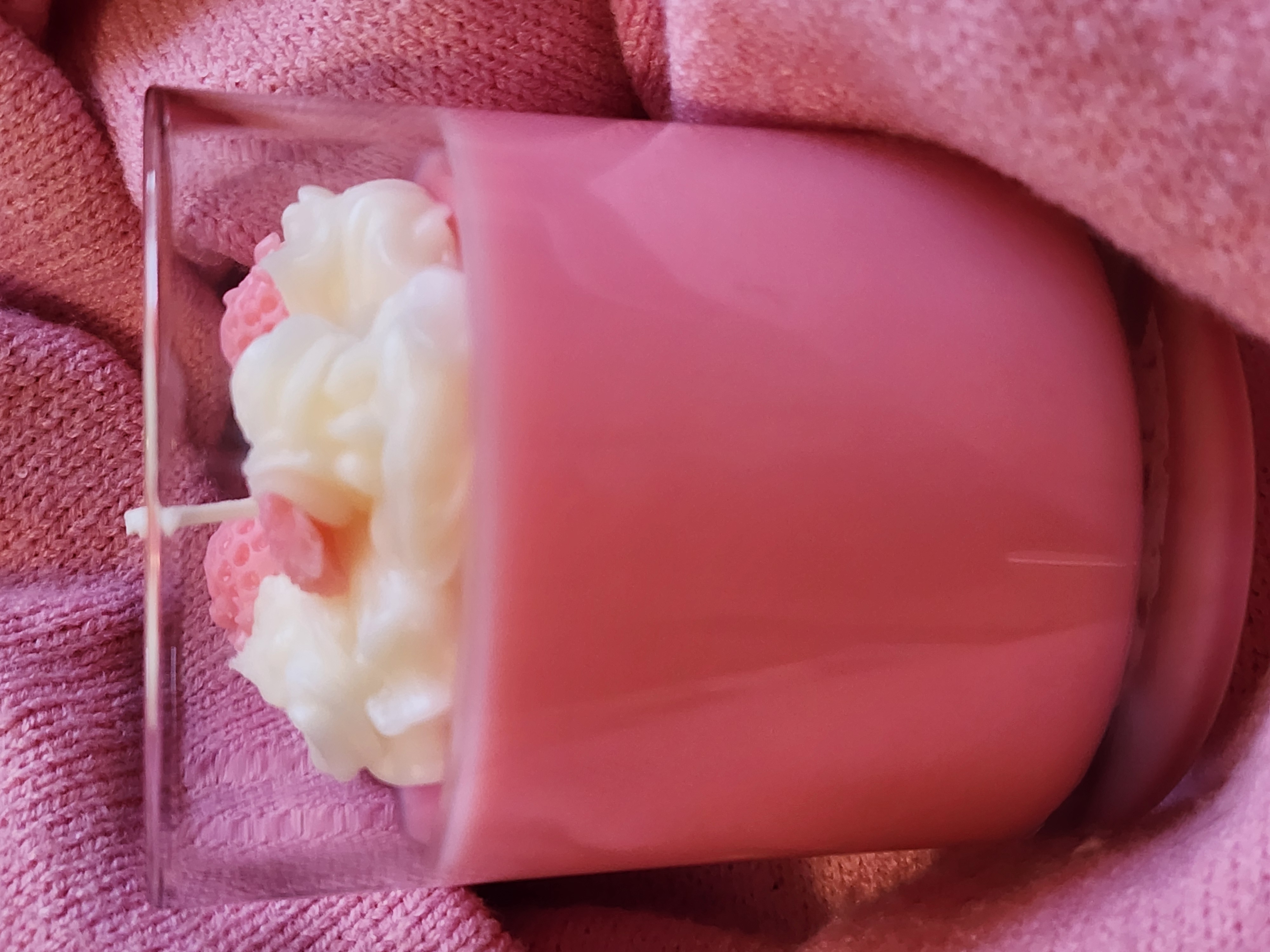 Strawberry Zencake luxury candle