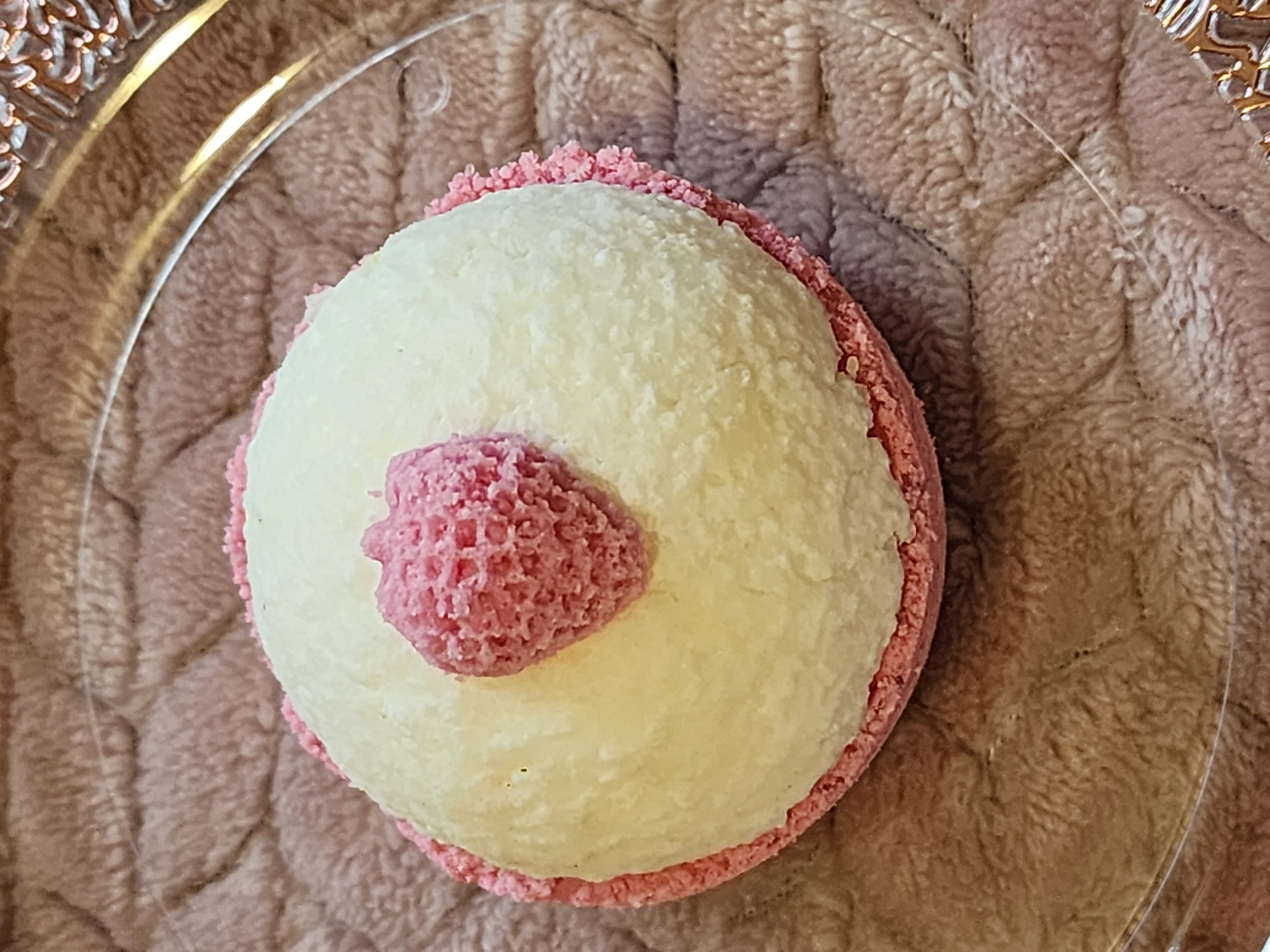 Strawberry zencake bath bomb