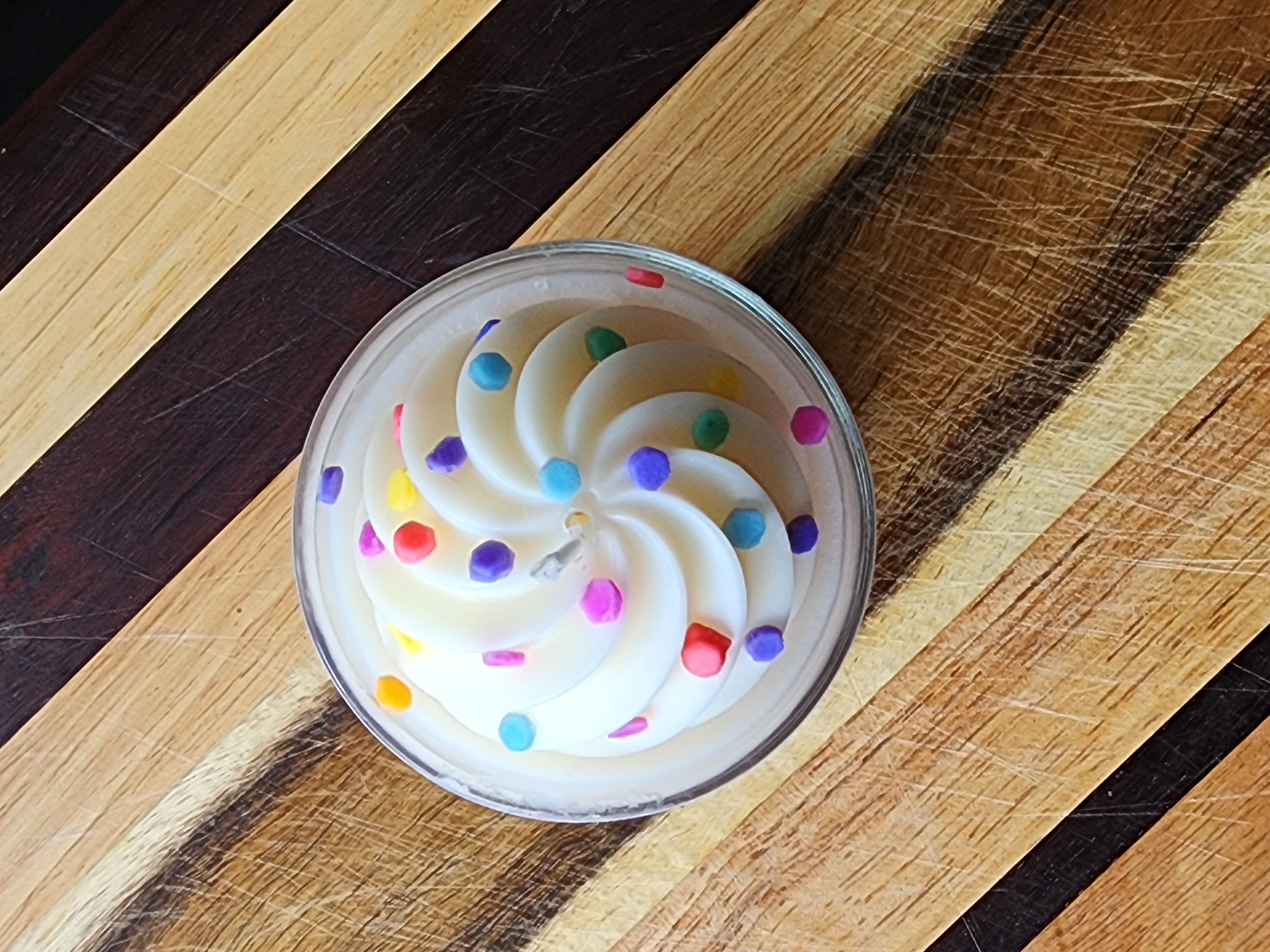 Rainy's cupcakes luxury candle