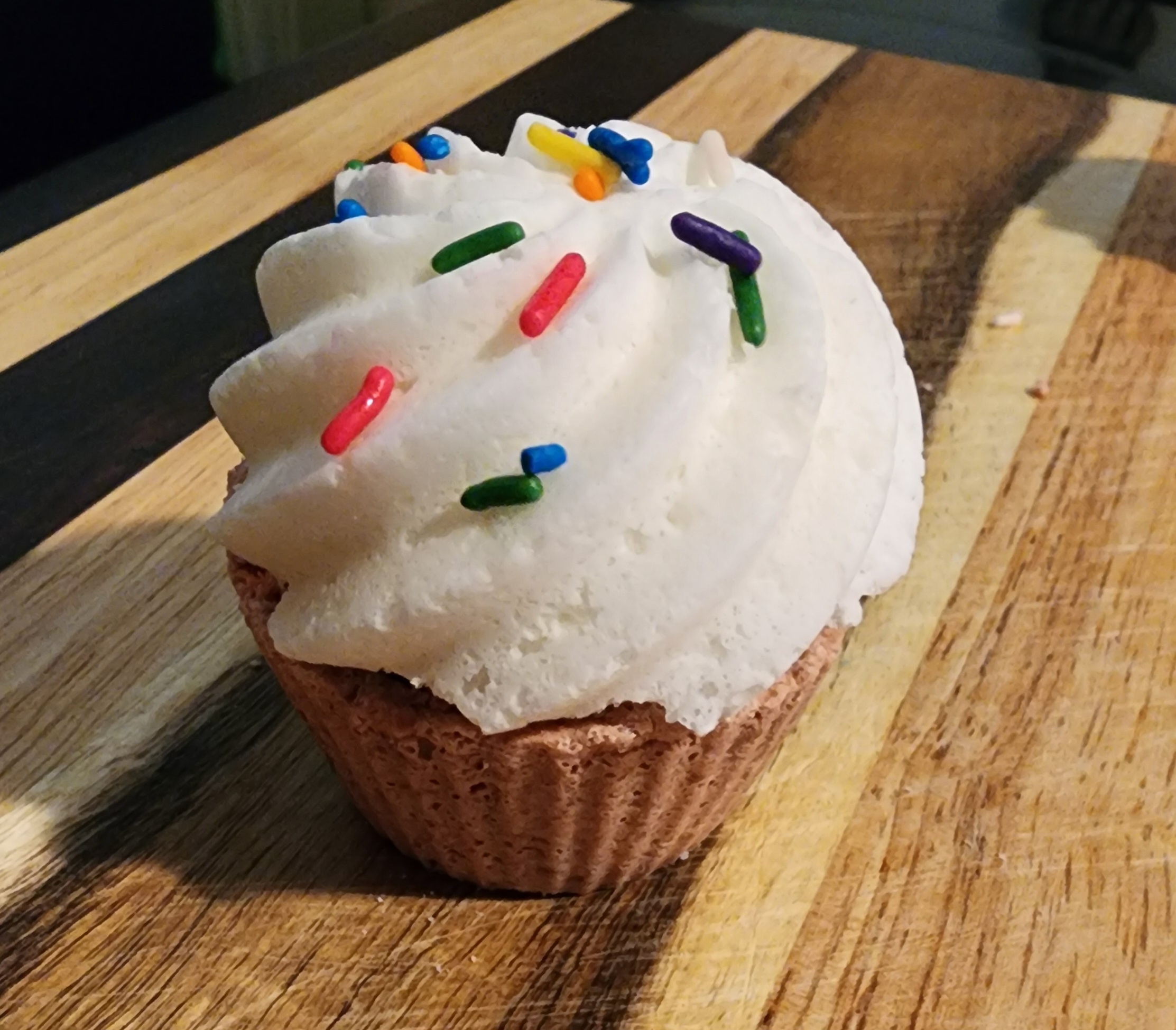 Rainy's cupcakes bath bomb