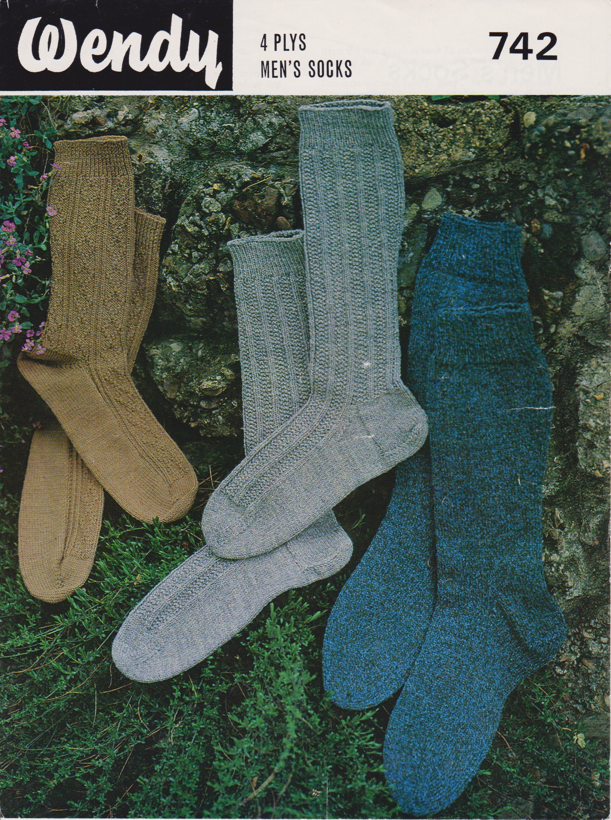 WENDY742 - MEN'S SOCKS IN 4 PLY - PDF KNITTING PATTERN