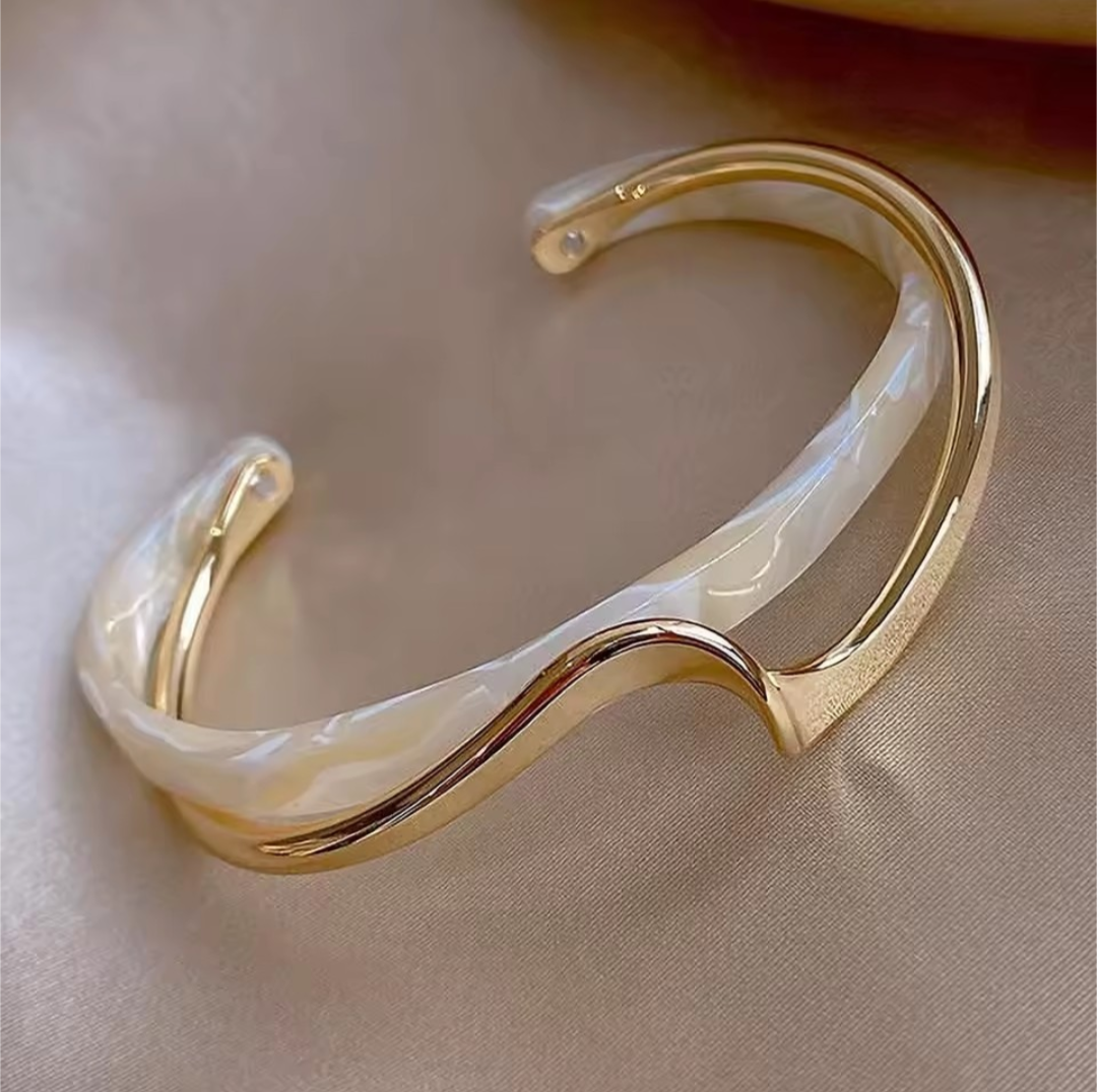 Trendy Fashion Bangle