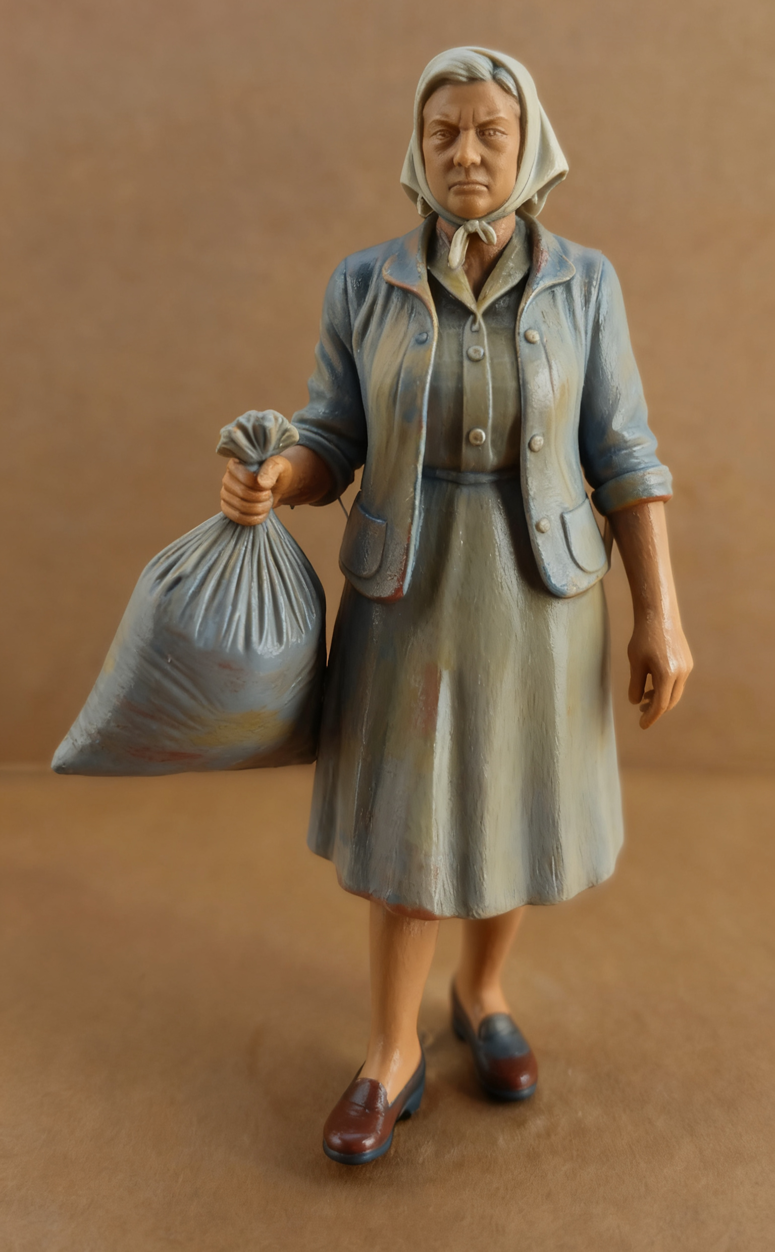 Woman With Rubbish Figure G Scale & LGB