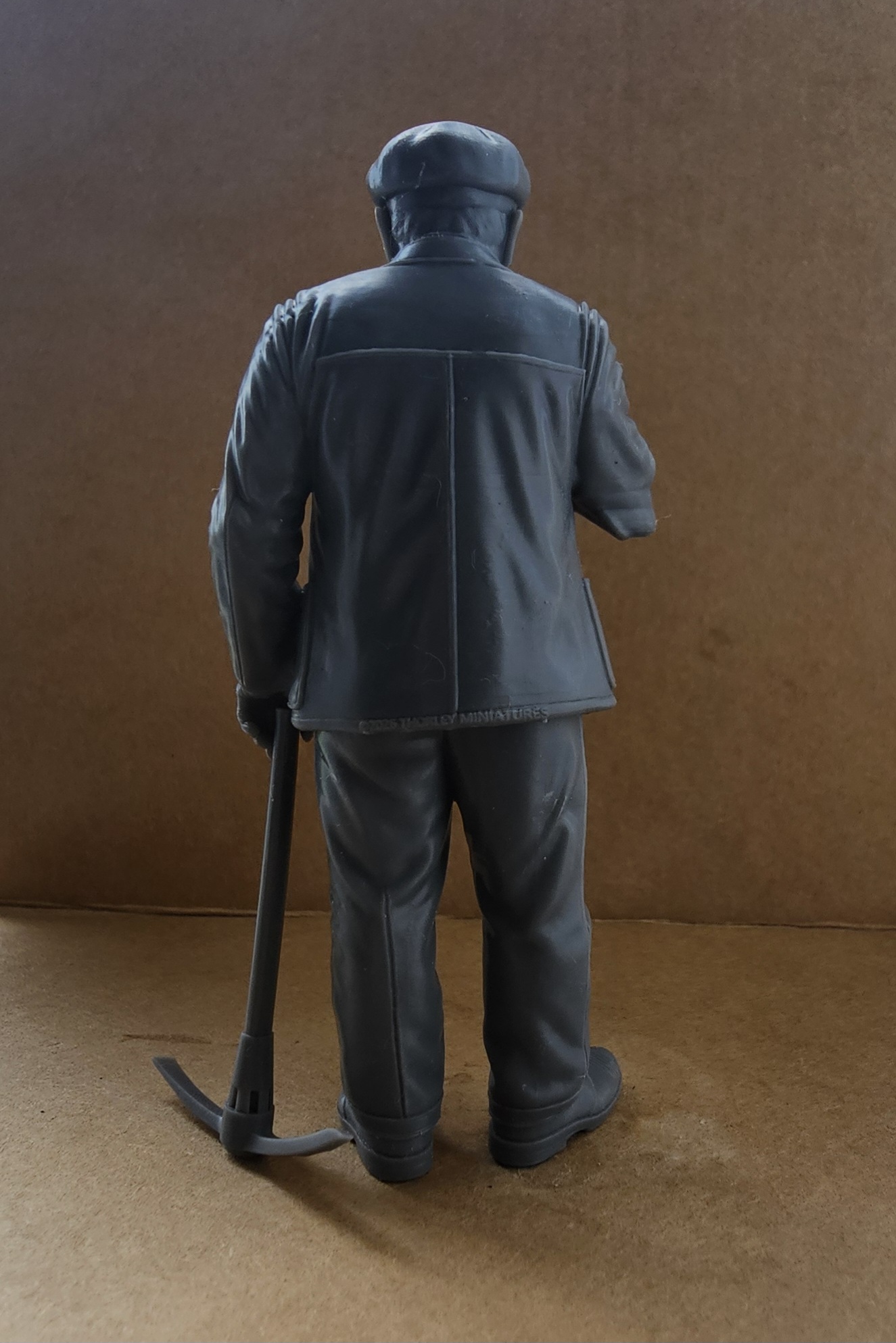 Platelayer With Pick Axe Figure G Scale & LGB