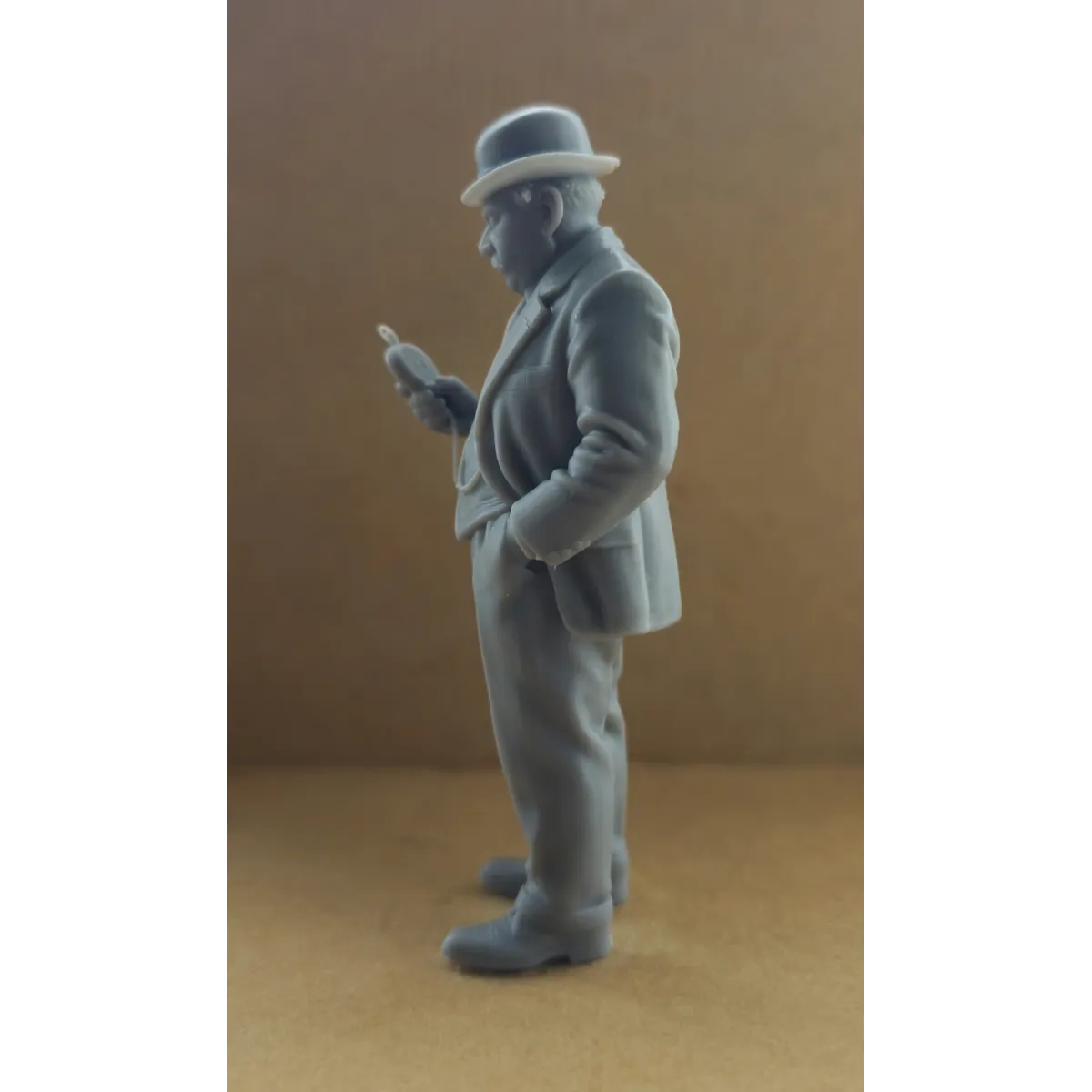 Man Looking At Pocket Watch Figure 16mm Scale