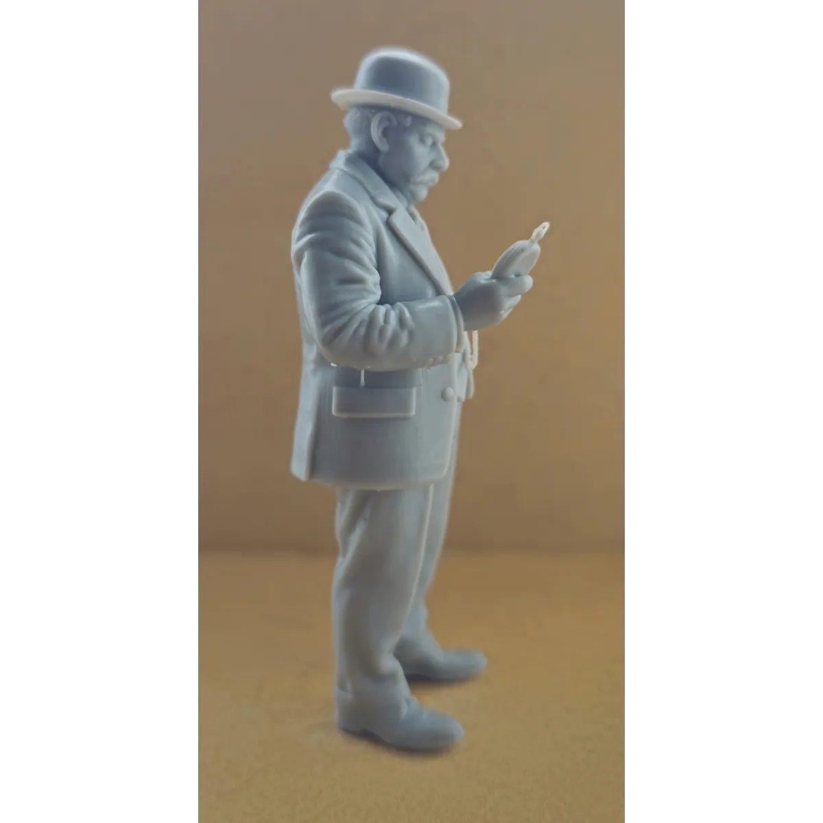 Man Looking At Pocket Watch Figure 16mm Scale