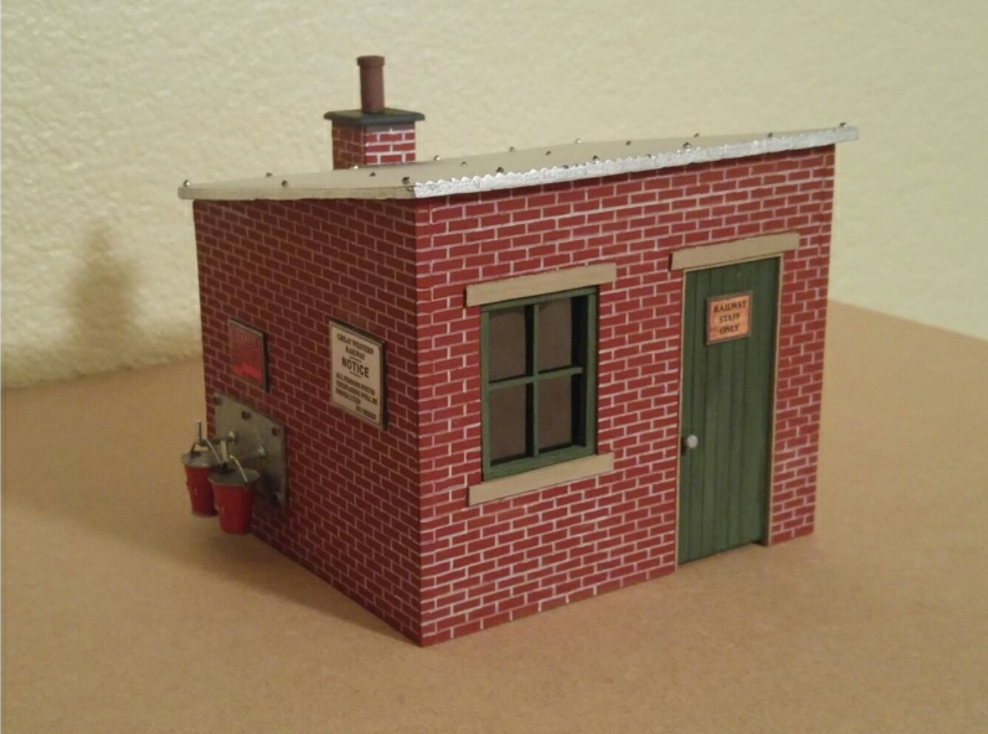 Platelayers Hut G Scale & LGB
